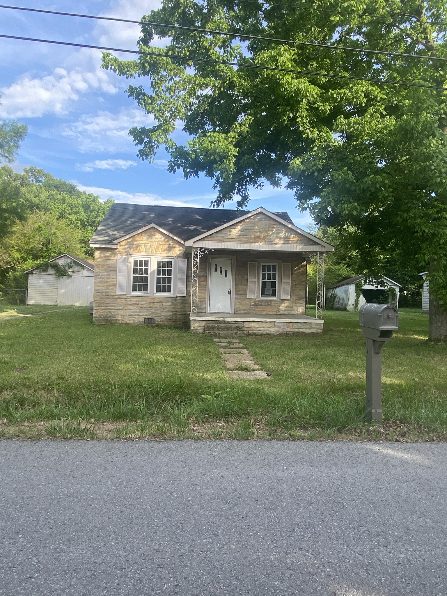 504 General St, E Property Photo 1