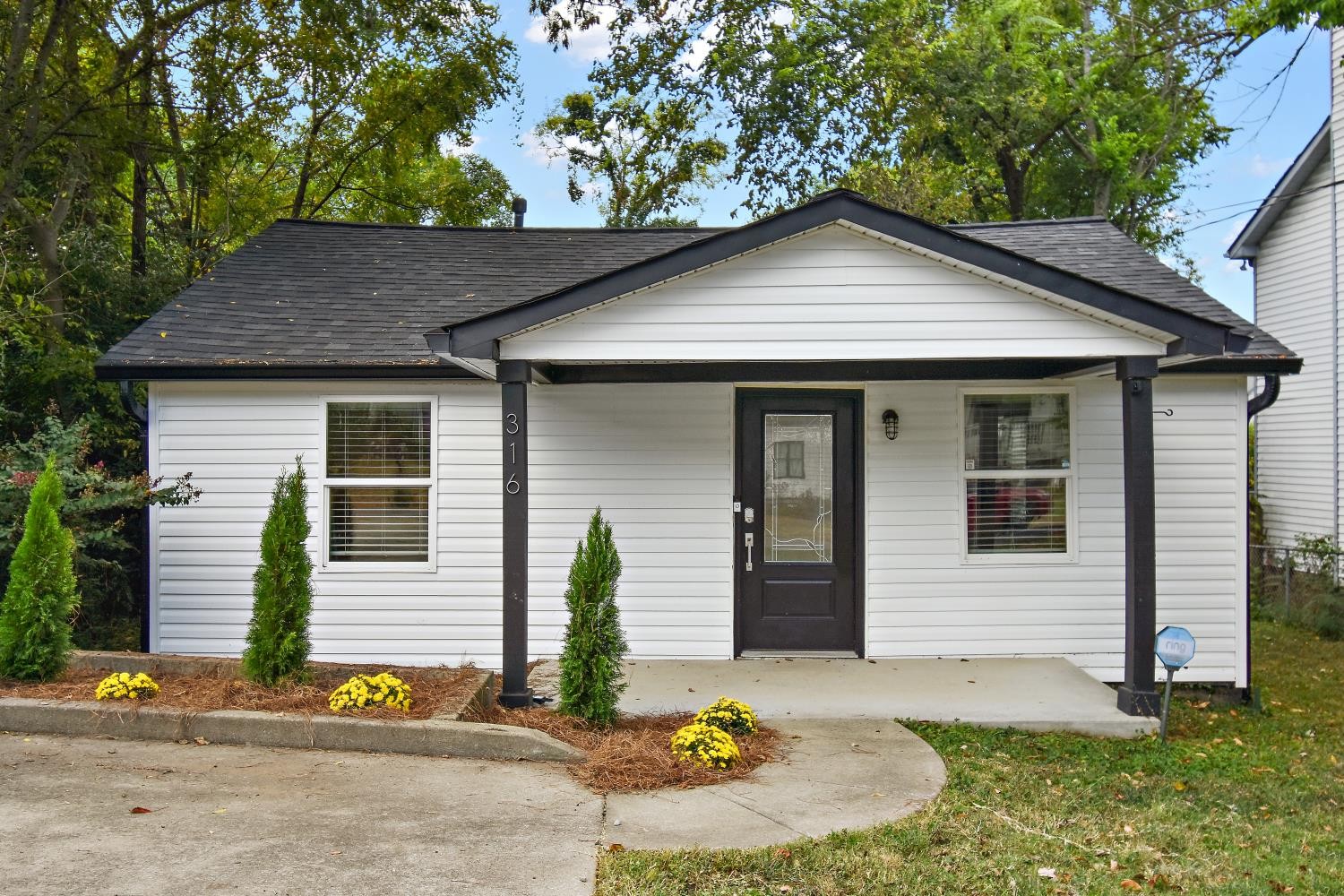 316 Edwin St