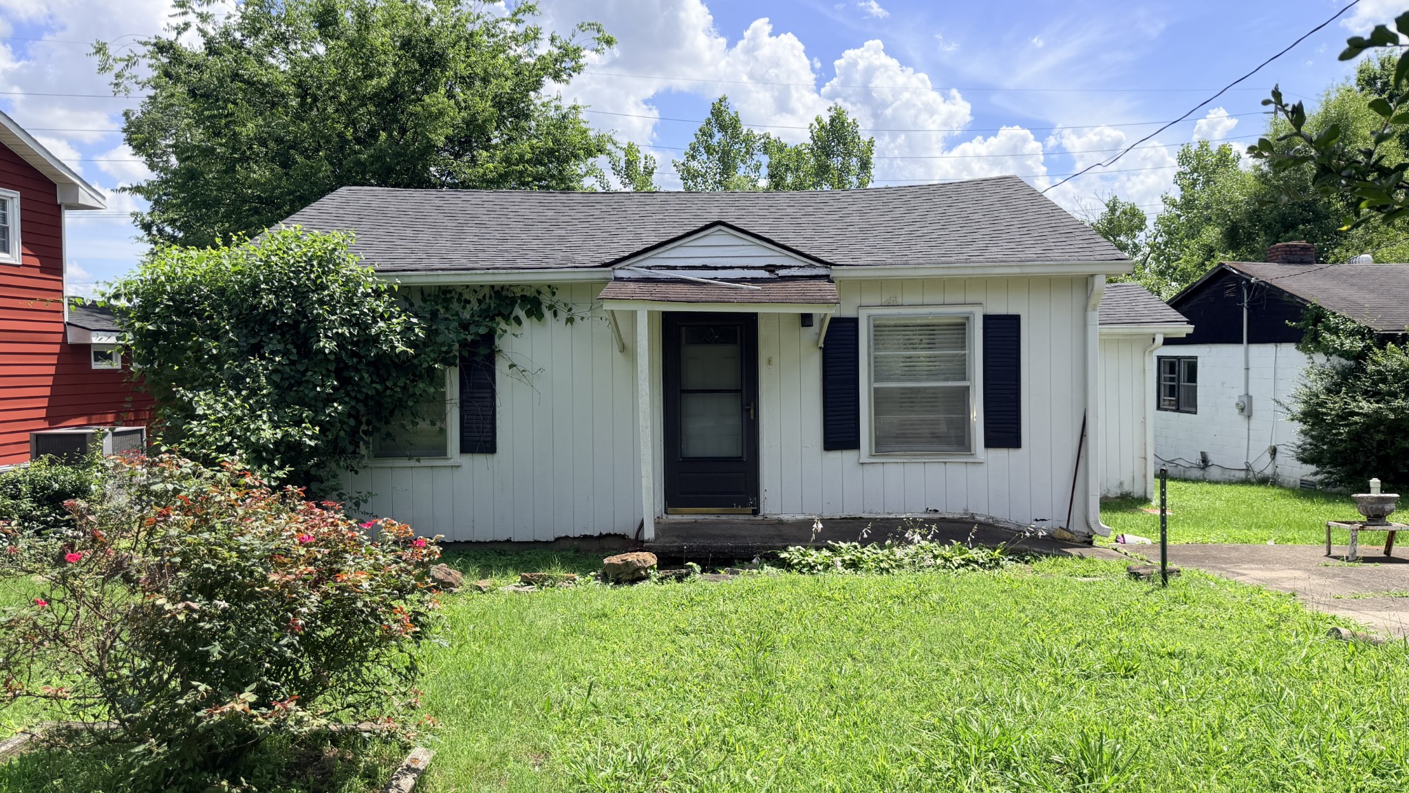2130 Gains St