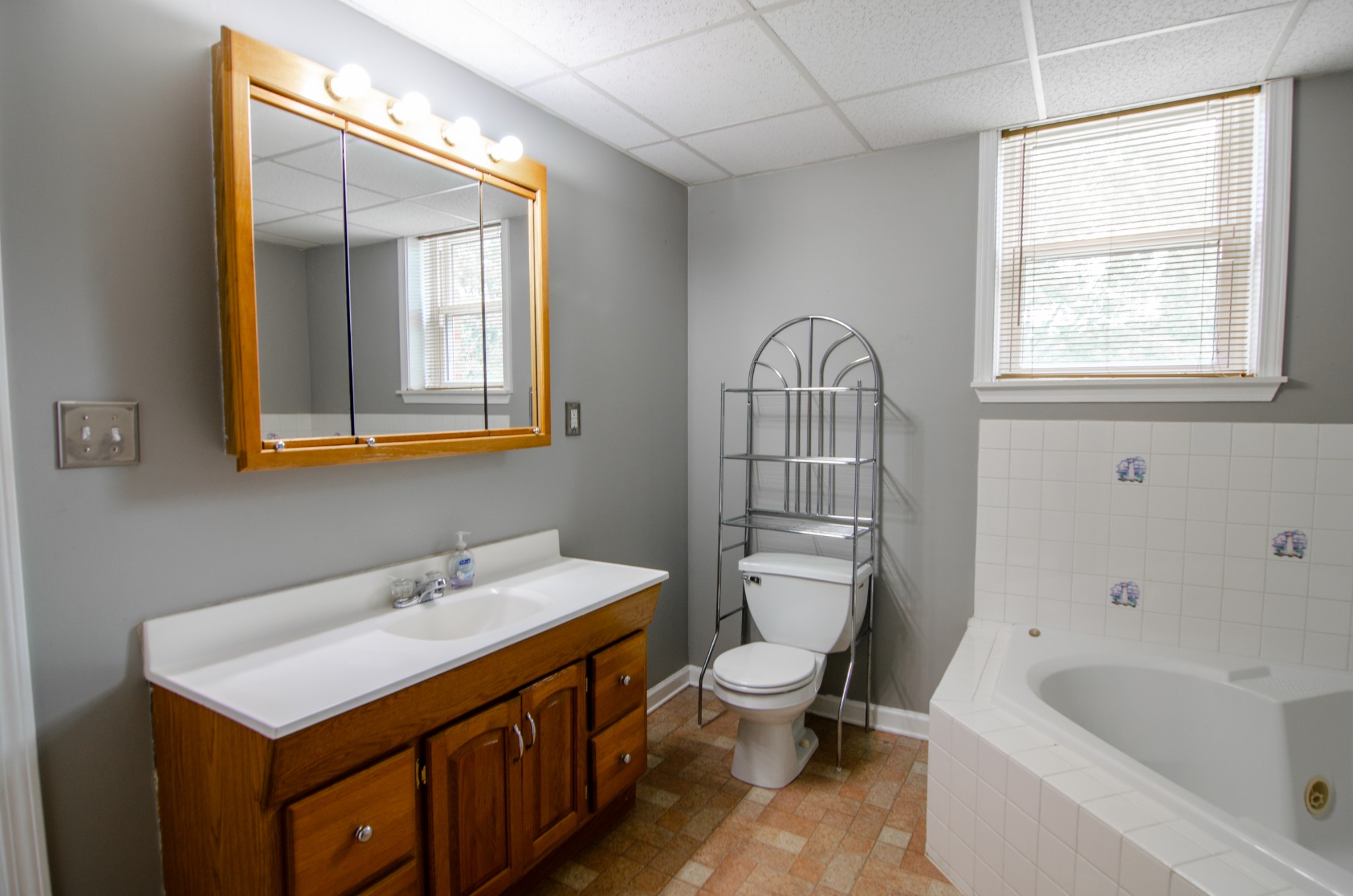 3057 Williamsburg Rd Property Photo 14