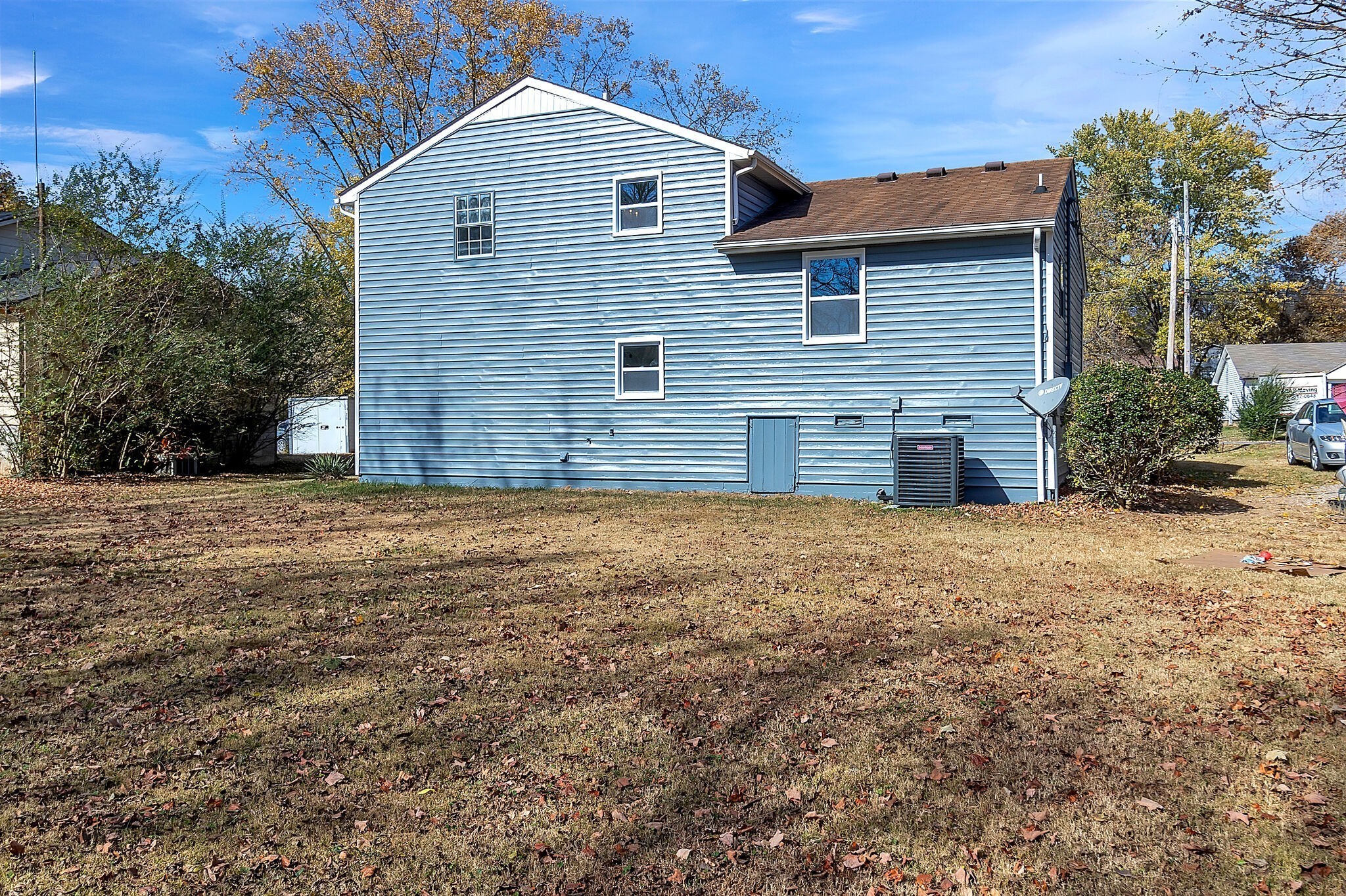 124 Grenadier Dr Property Photo 23