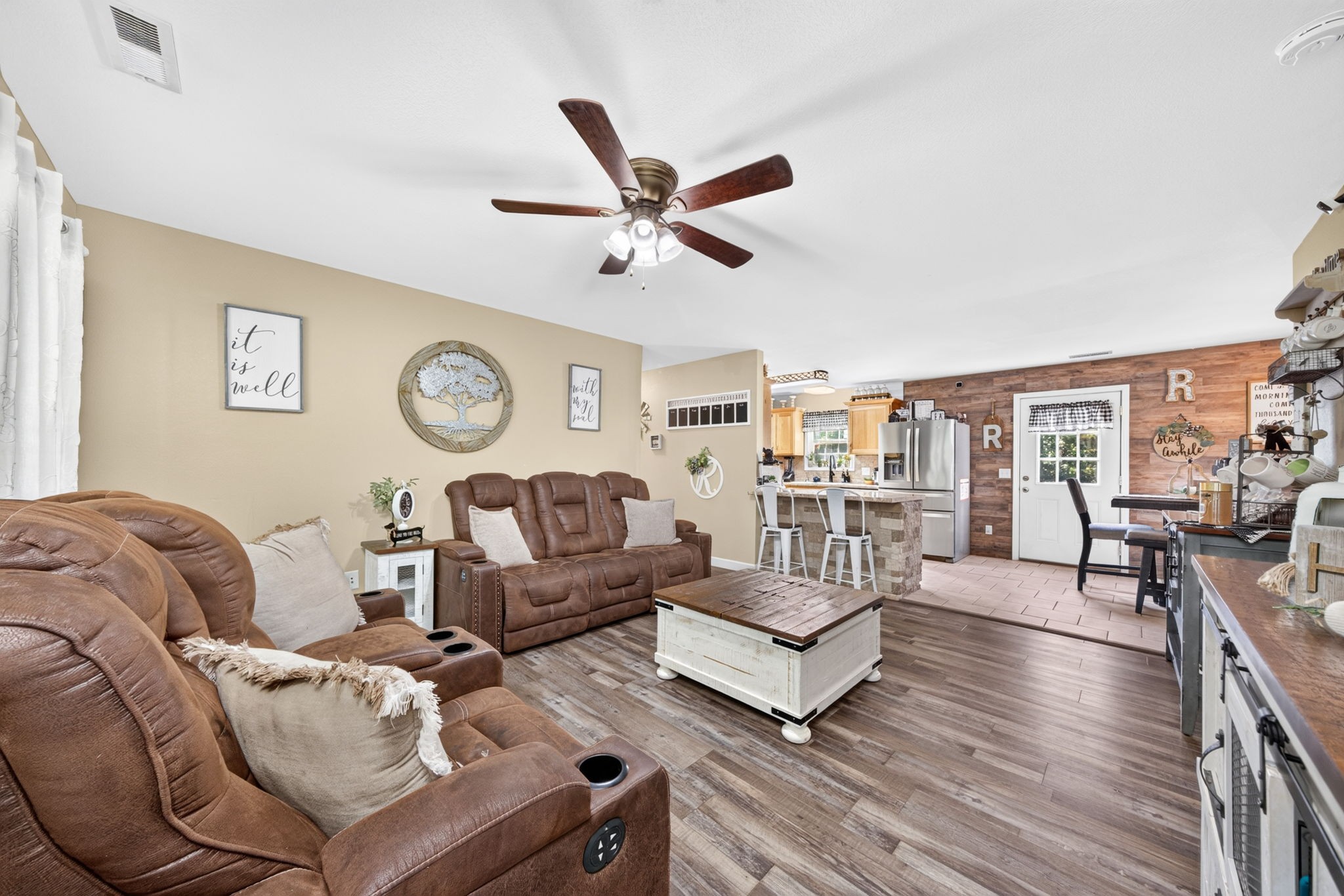 177 Orange Cir Property Photo 8