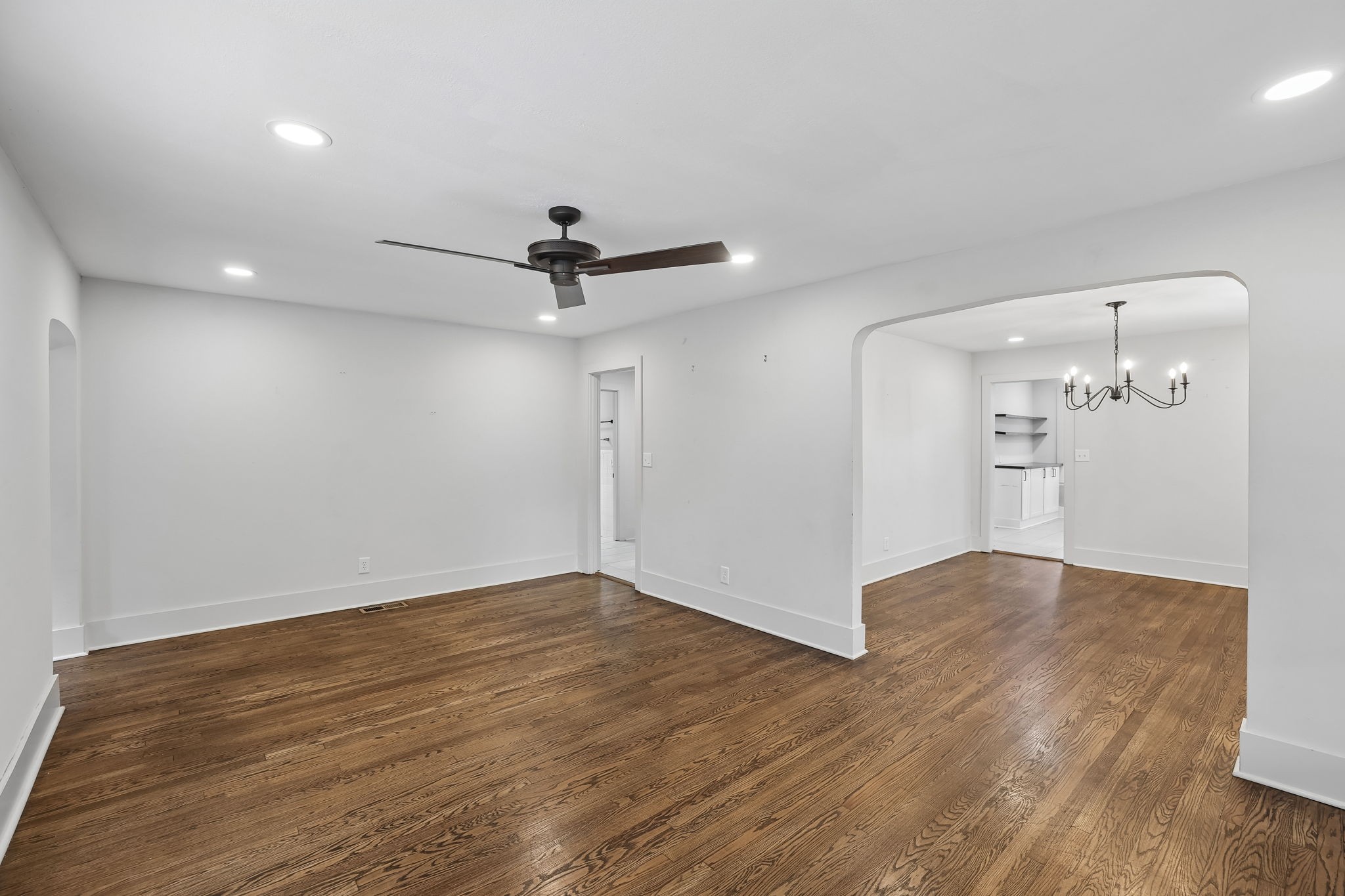 810 W Lincoln St Property Photo 15