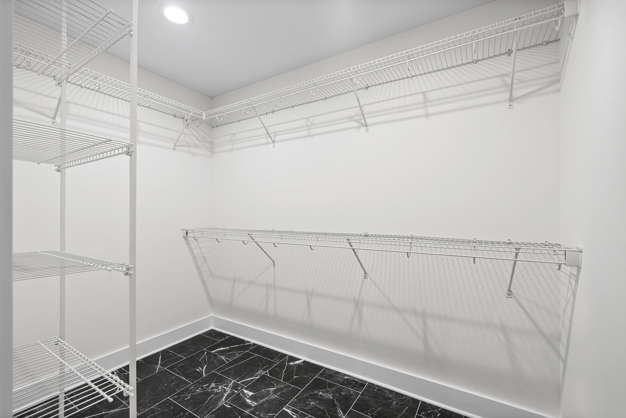 907 Douglas Ln Property Photo 38