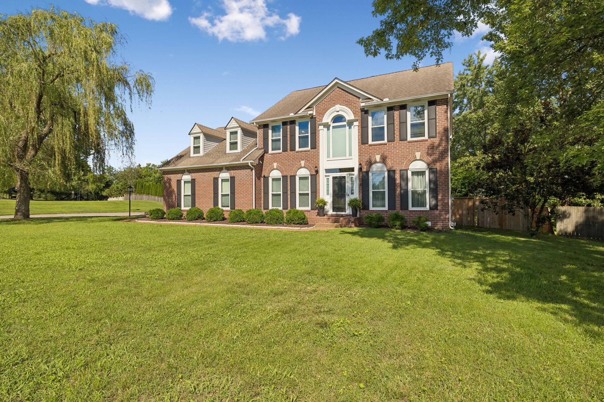 301 Mill Run Cir Property Photo 1