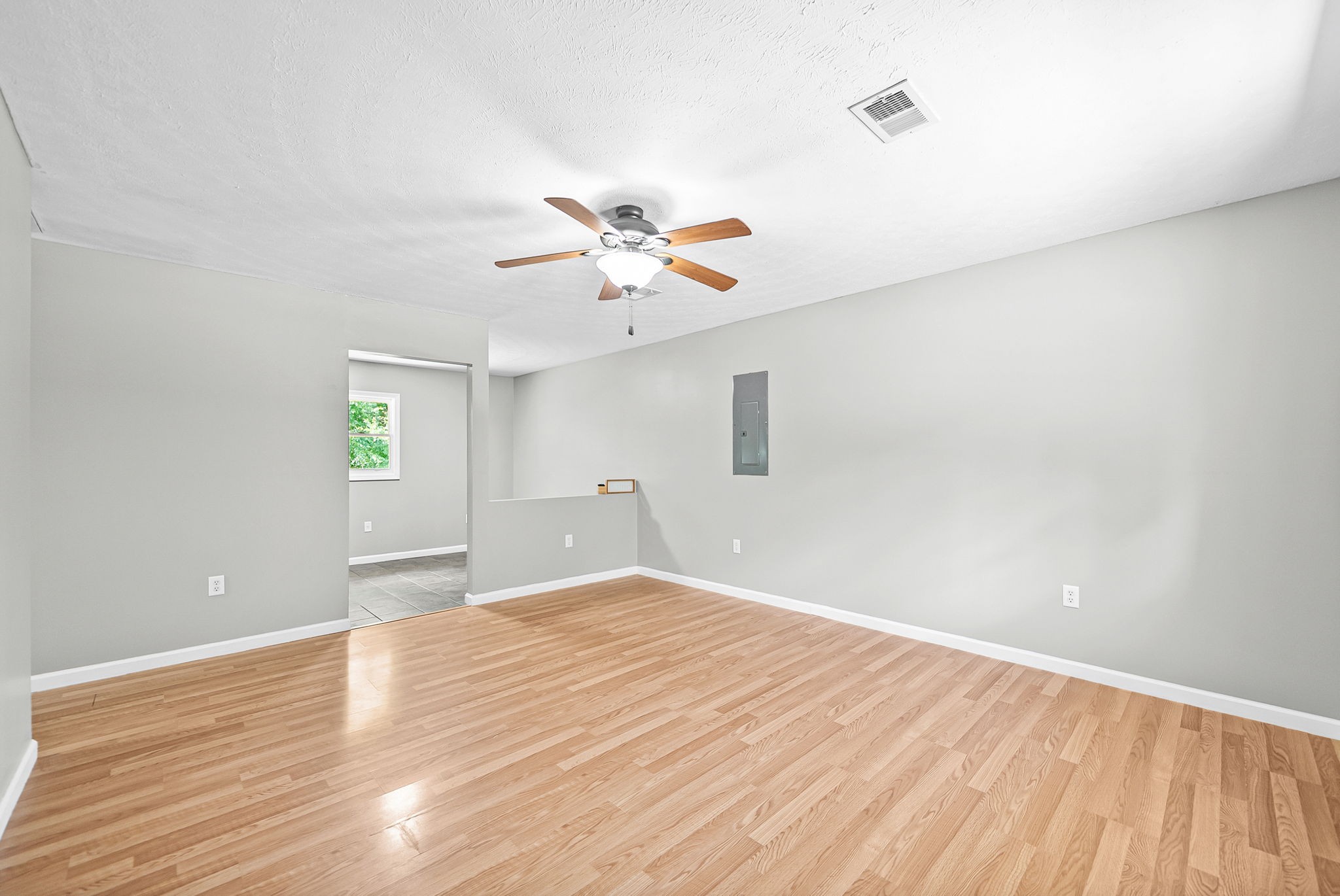 123 Morgan Loop Property Photo 4