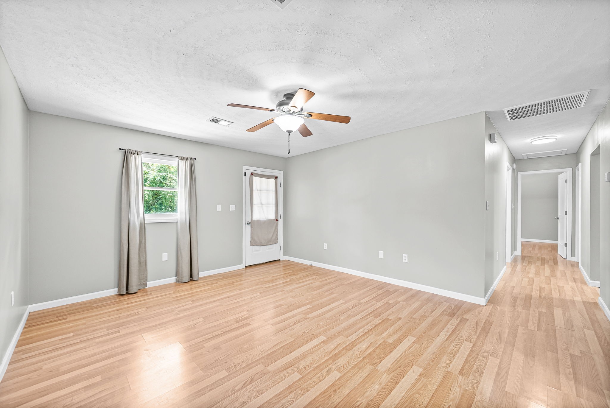123 Morgan Loop Property Photo 5