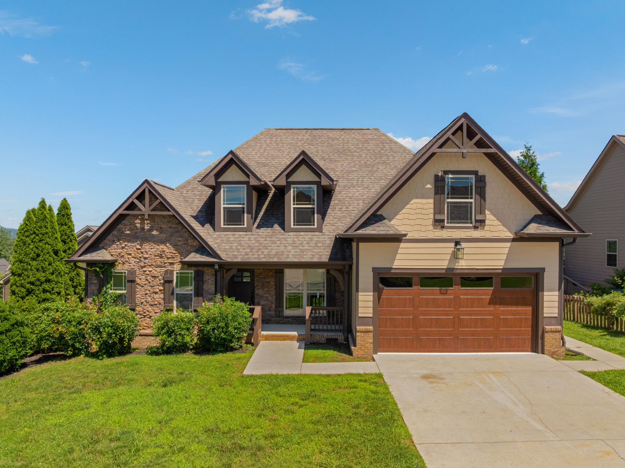 8155 Burgundy Circle Property Photo 1