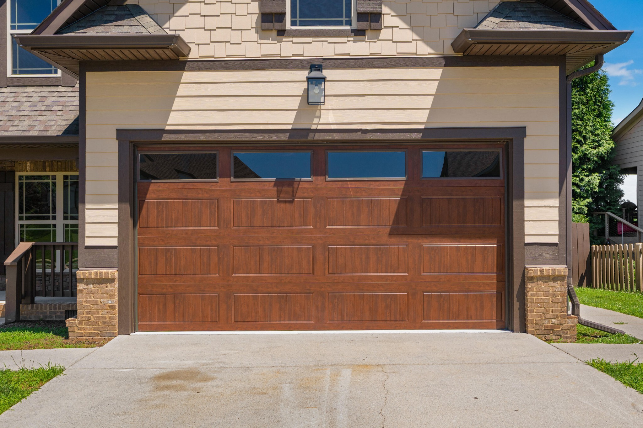 8155 Burgundy Circle Property Photo 7