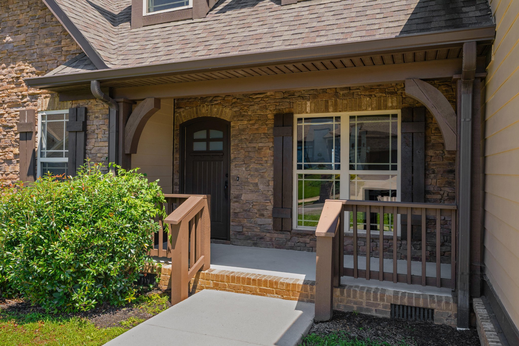8155 Burgundy Circle Property Photo 9
