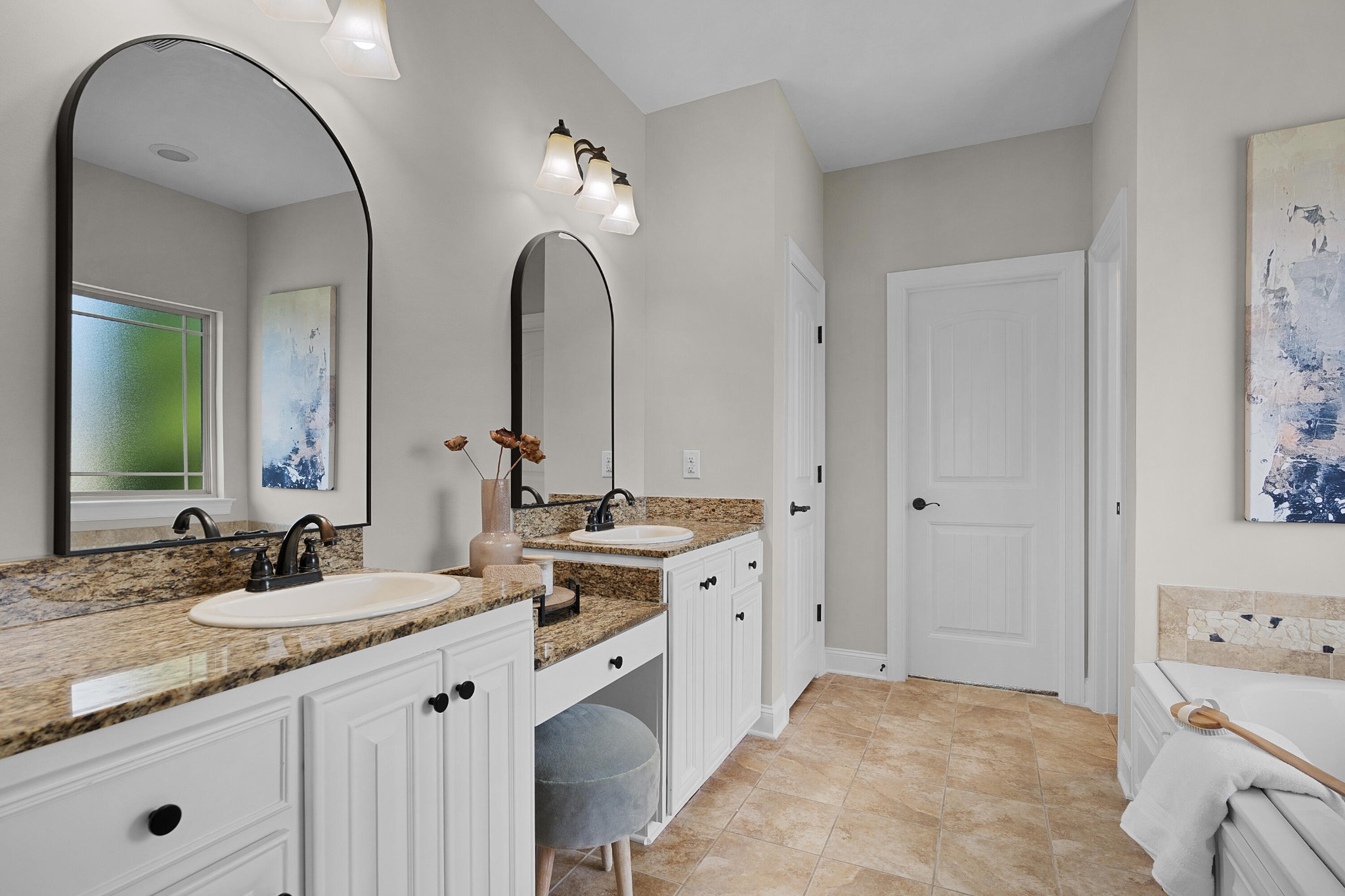 8155 Burgundy Circle Property Photo 27