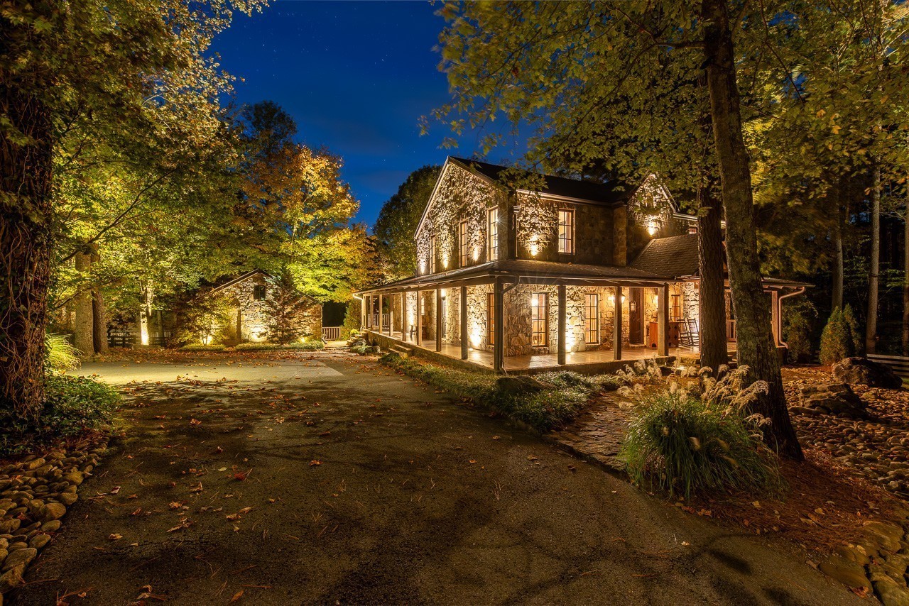 5551 Parker Branch Rd Property Photo 1
