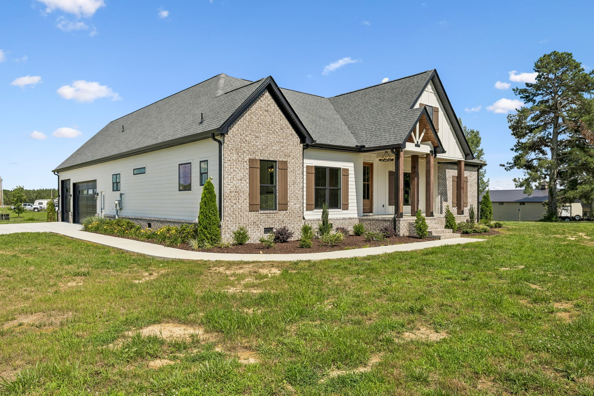 136 Summer Lake Dr Property Photo 1