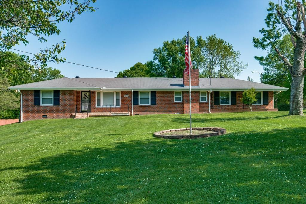 2001 Paula Dr