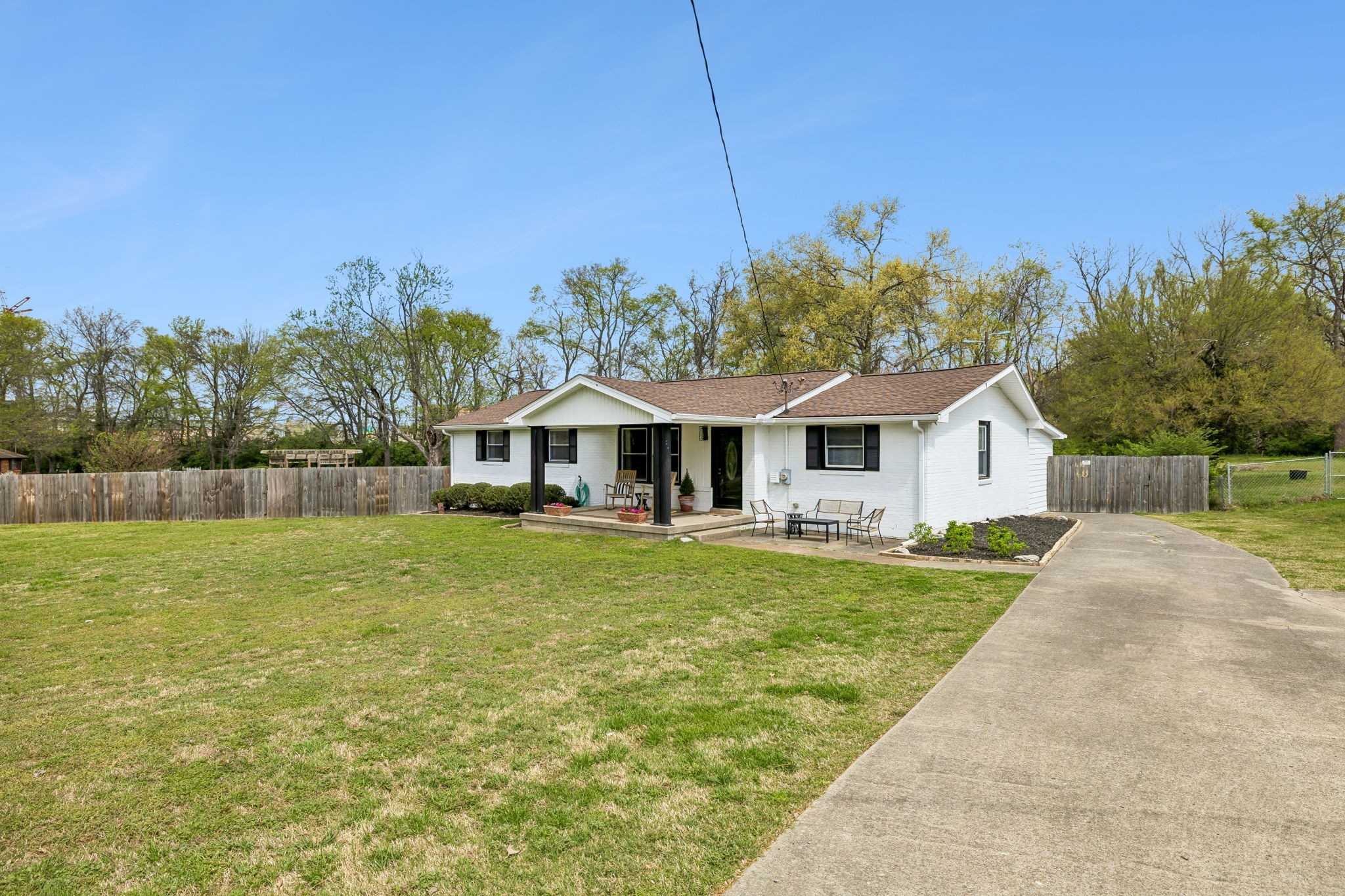 2300 Kimberly Dr Property Photo 5