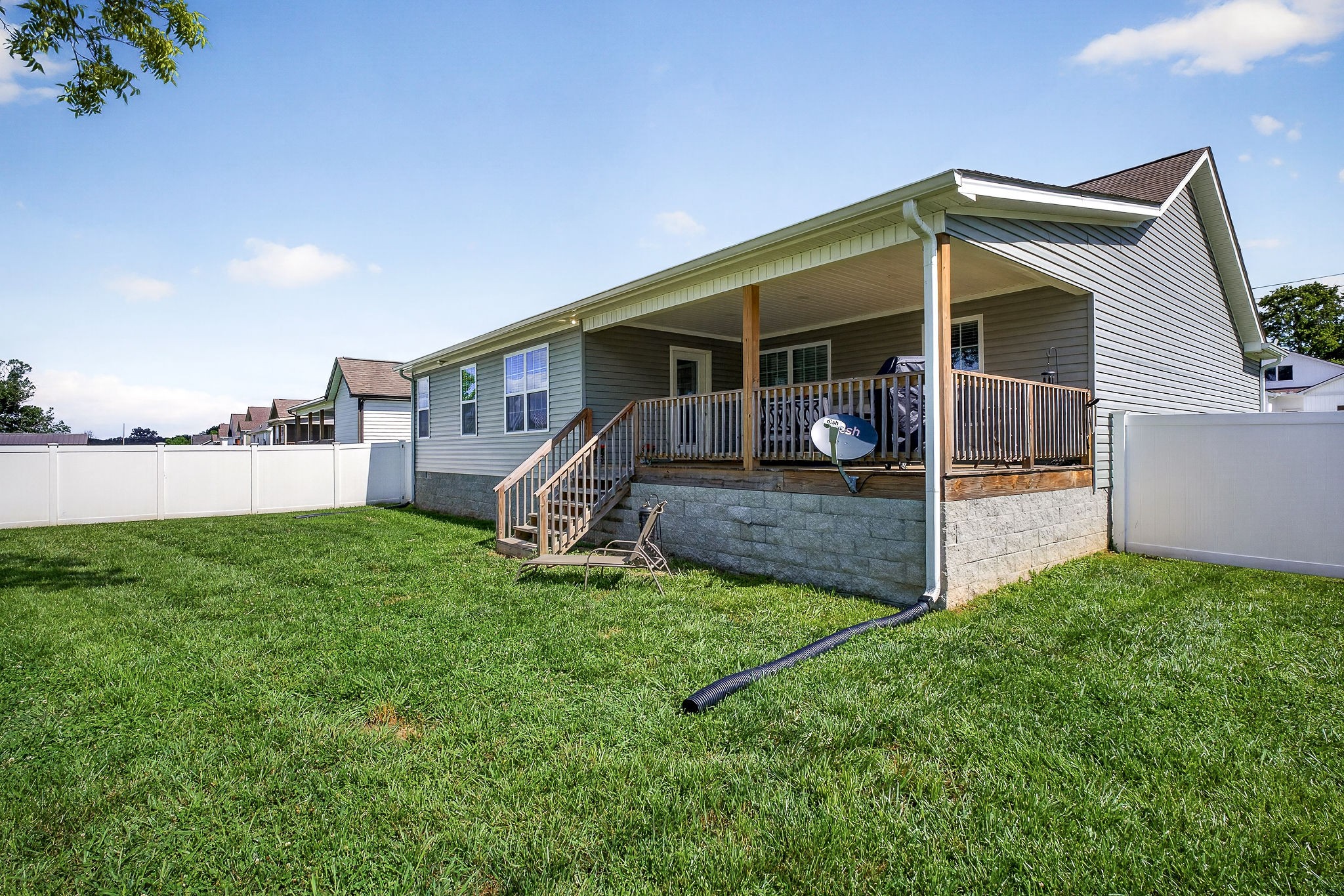 100 Reece Rd Property Photo 6