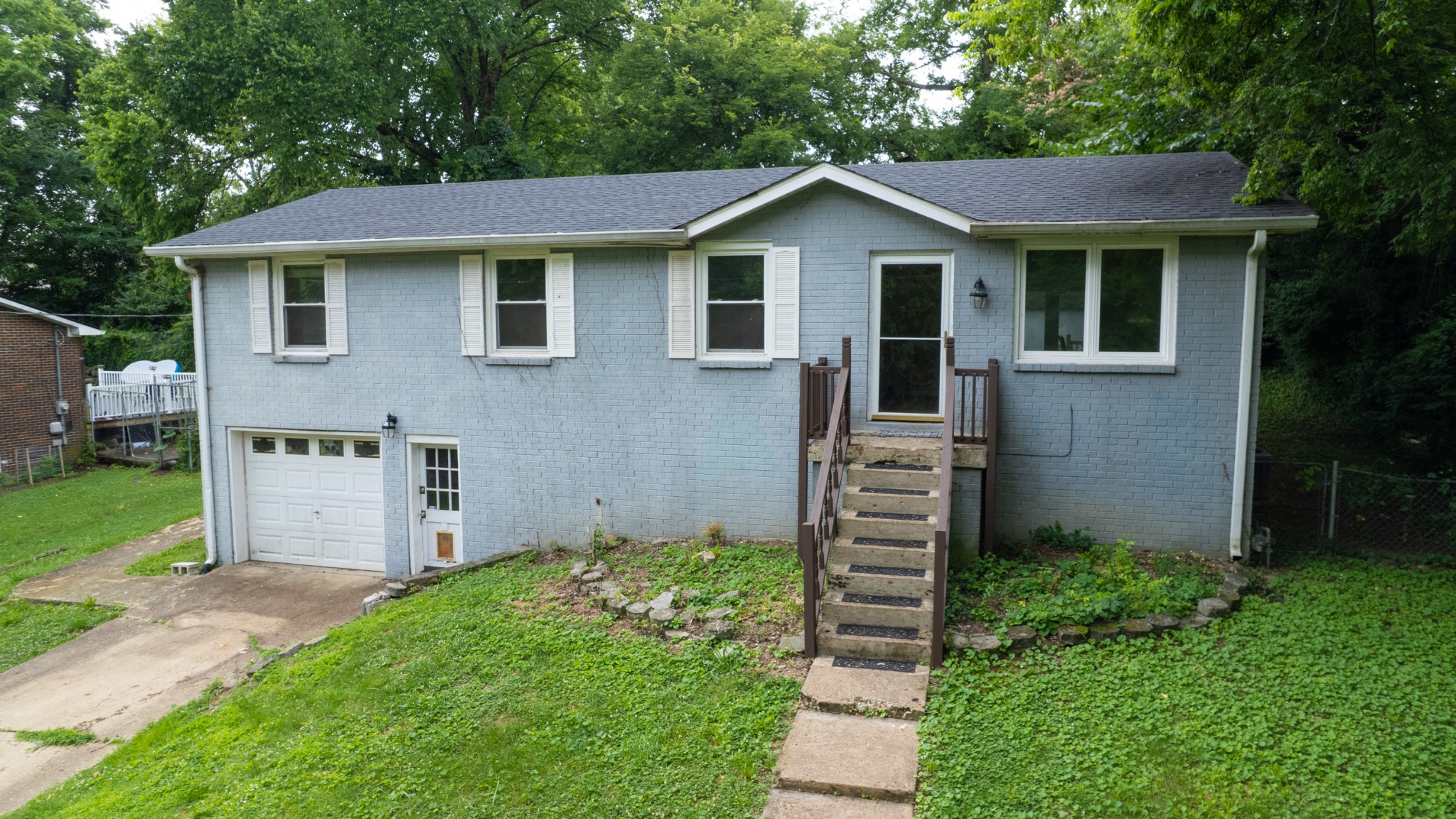 213 Sterry Ct Property Photo 1