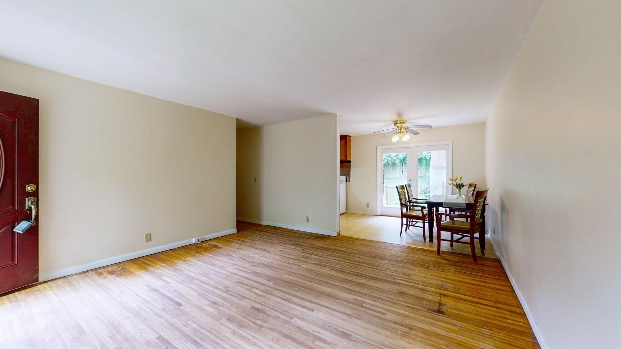213 Sterry Ct Property Photo 2