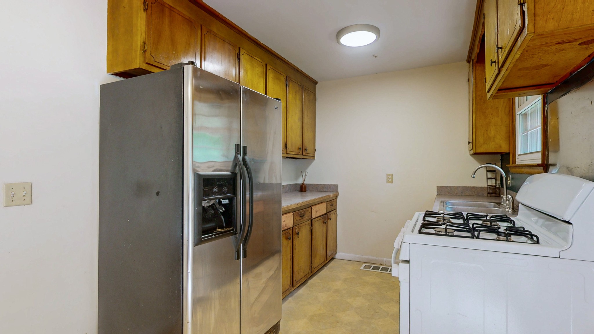 213 Sterry Ct Property Photo 7