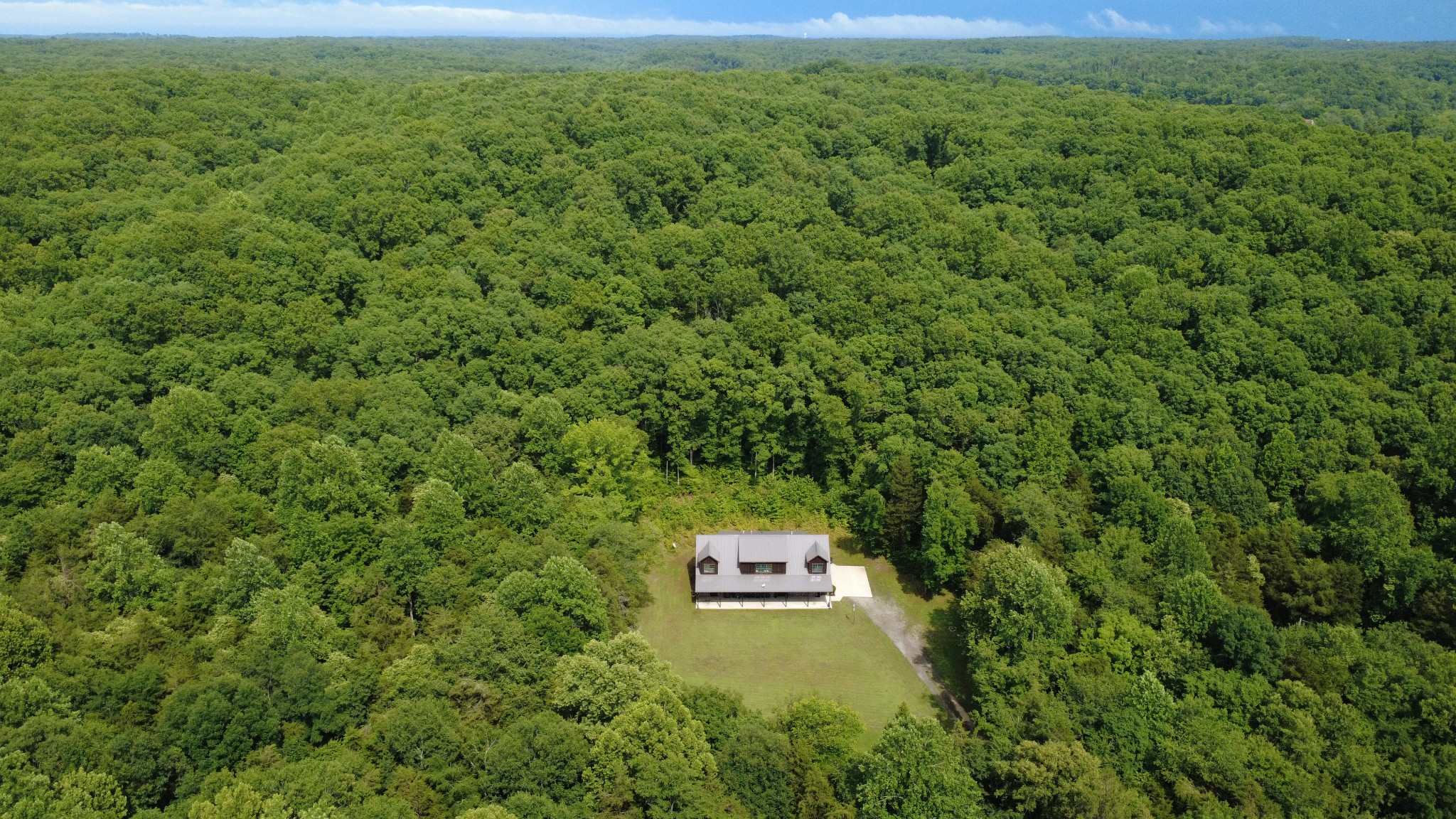 7075 Pinewood Rd Property Photo 1