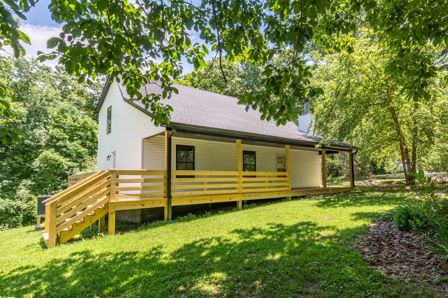 127 Shade Tree Ct Property Photo 2
