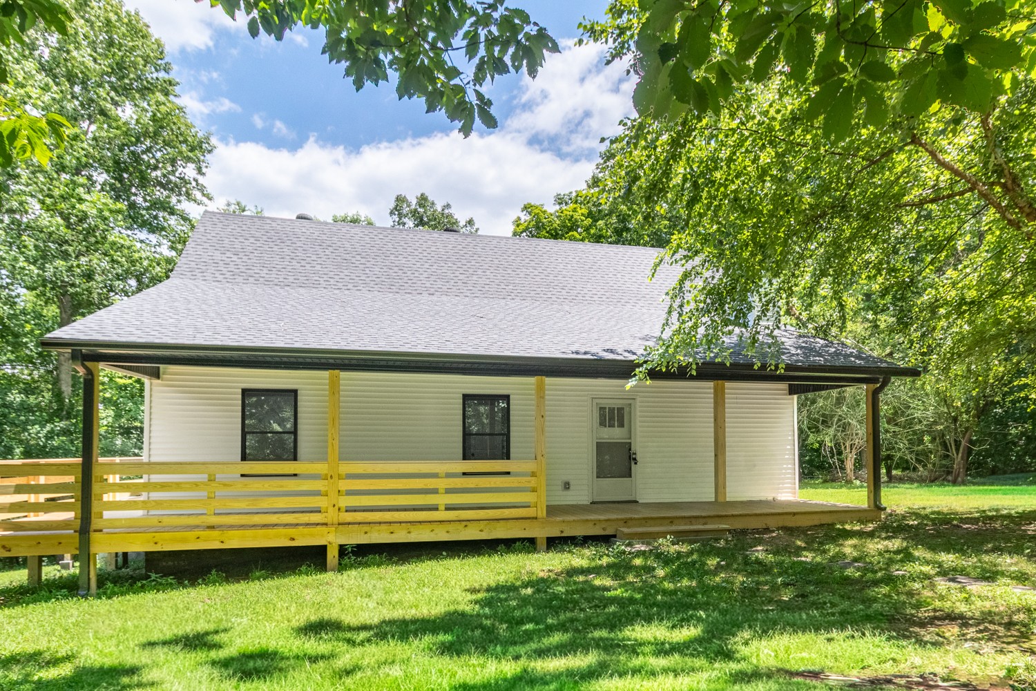 127 Shade Tree Ct Property Photo 4