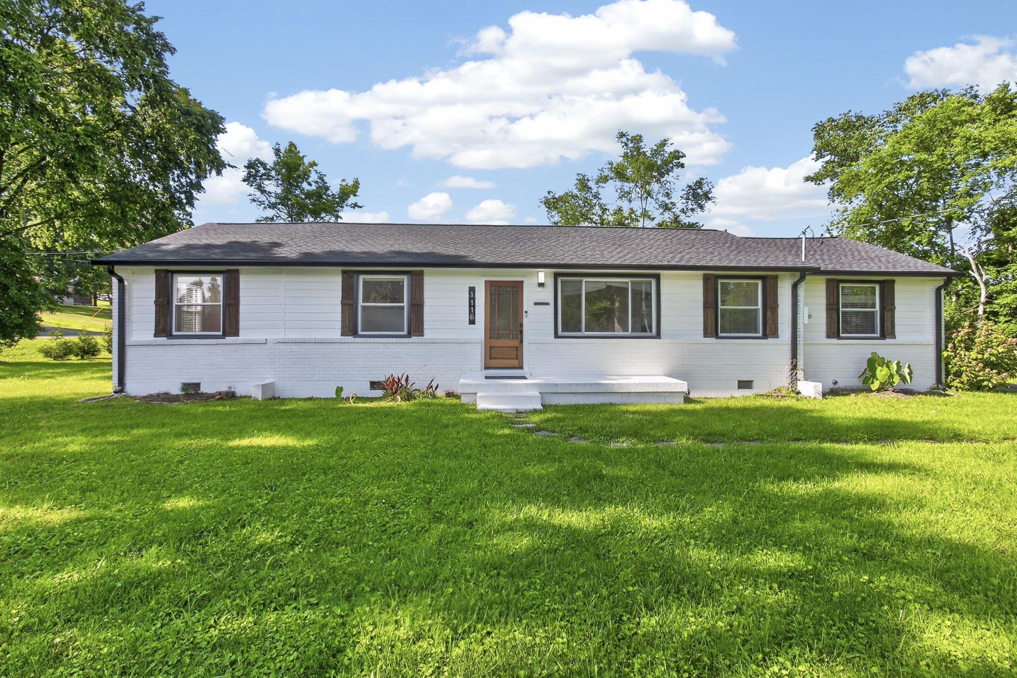 1116 Westchester Dr Property Photo 1