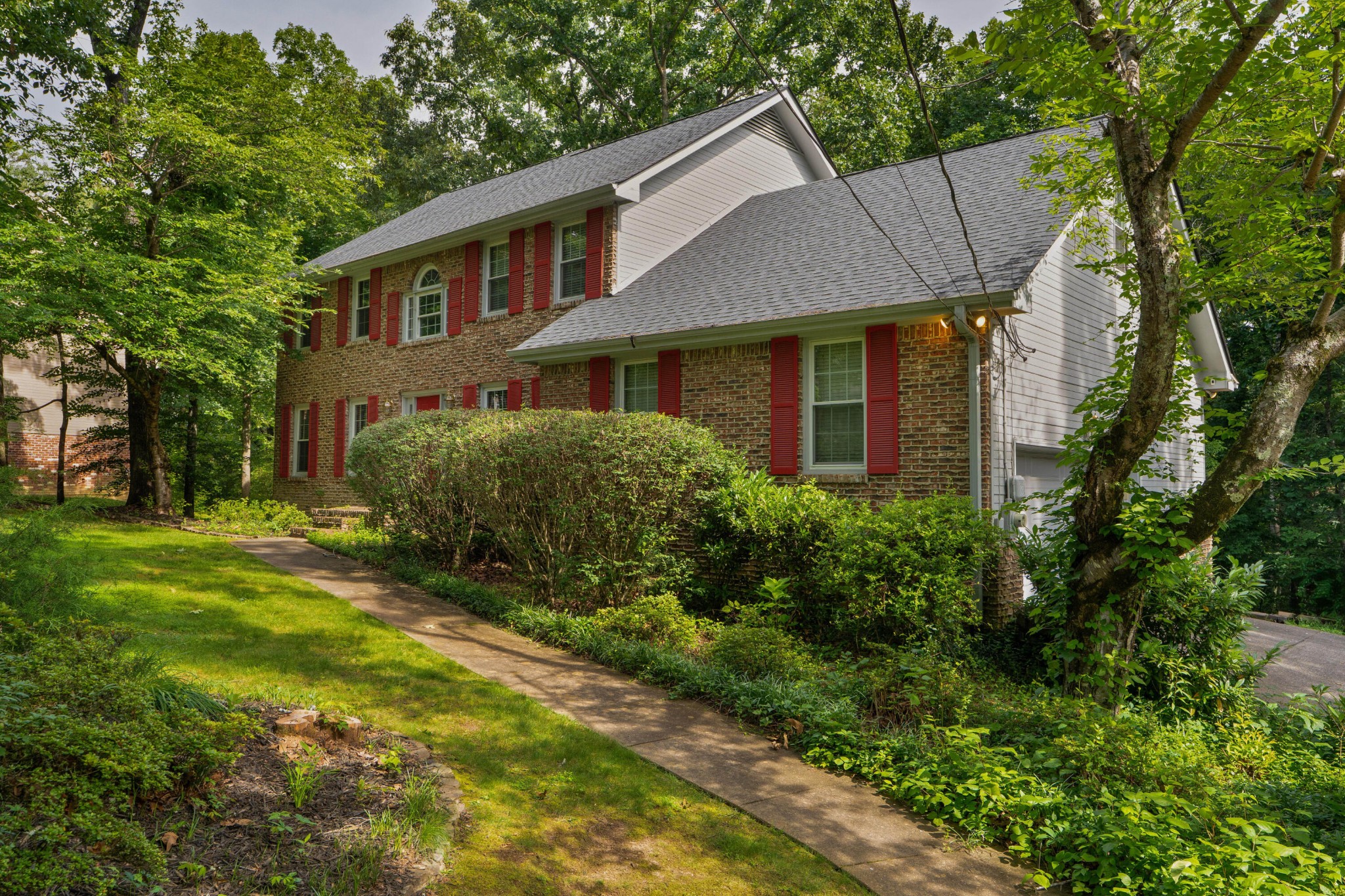 709 Rocky Shadows Drive Property Photo 4