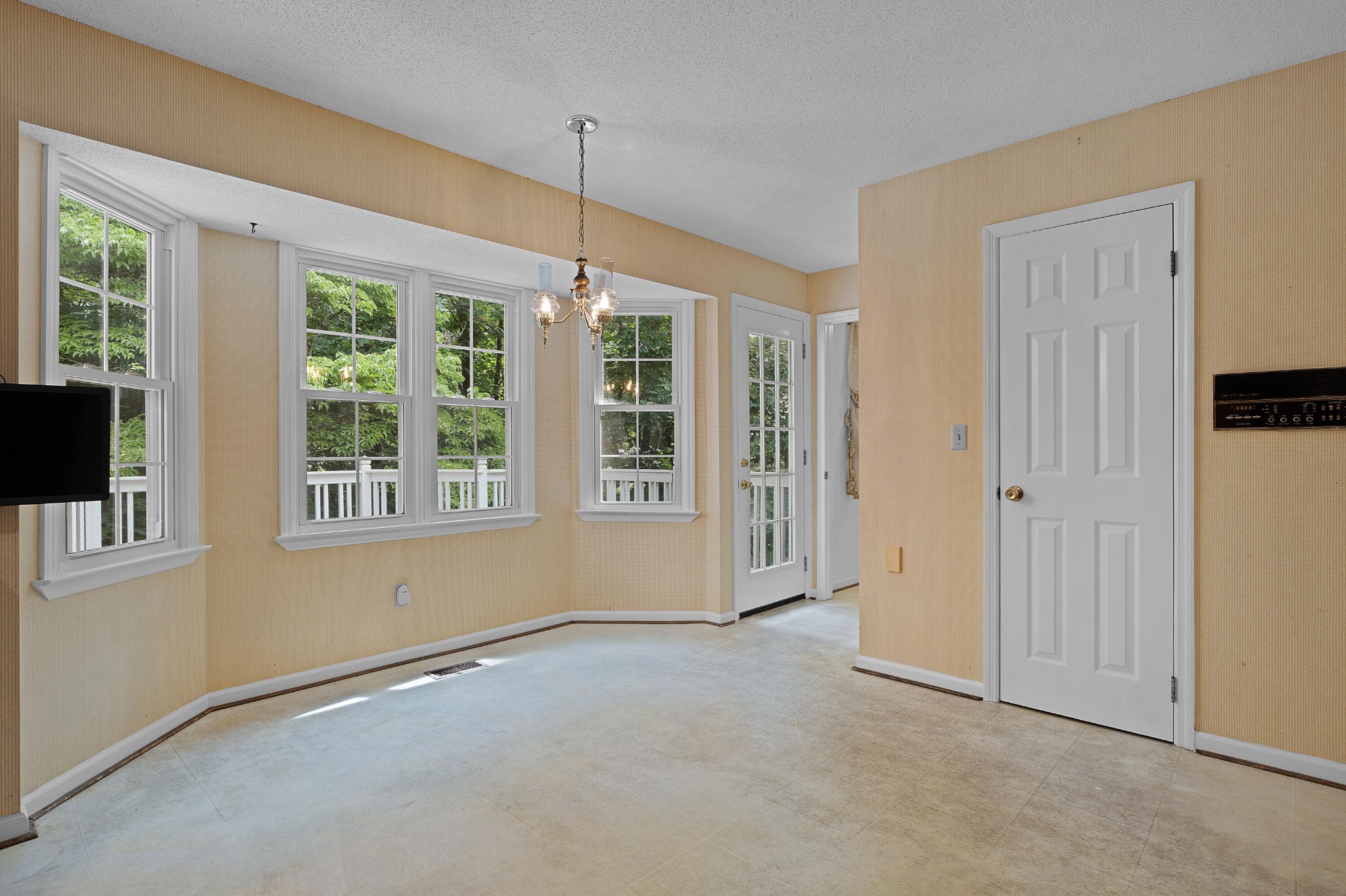 709 Rocky Shadows Drive Property Photo 22