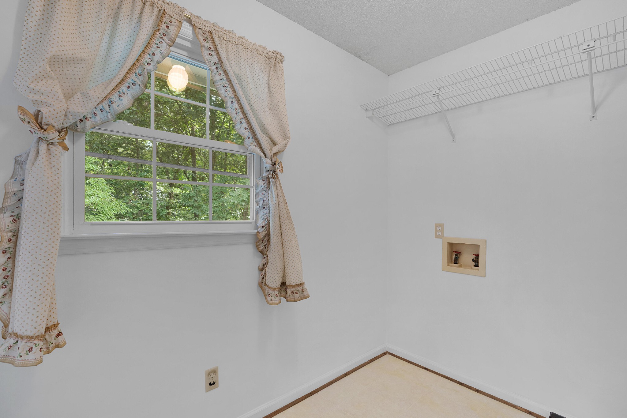 709 Rocky Shadows Drive Property Photo 24