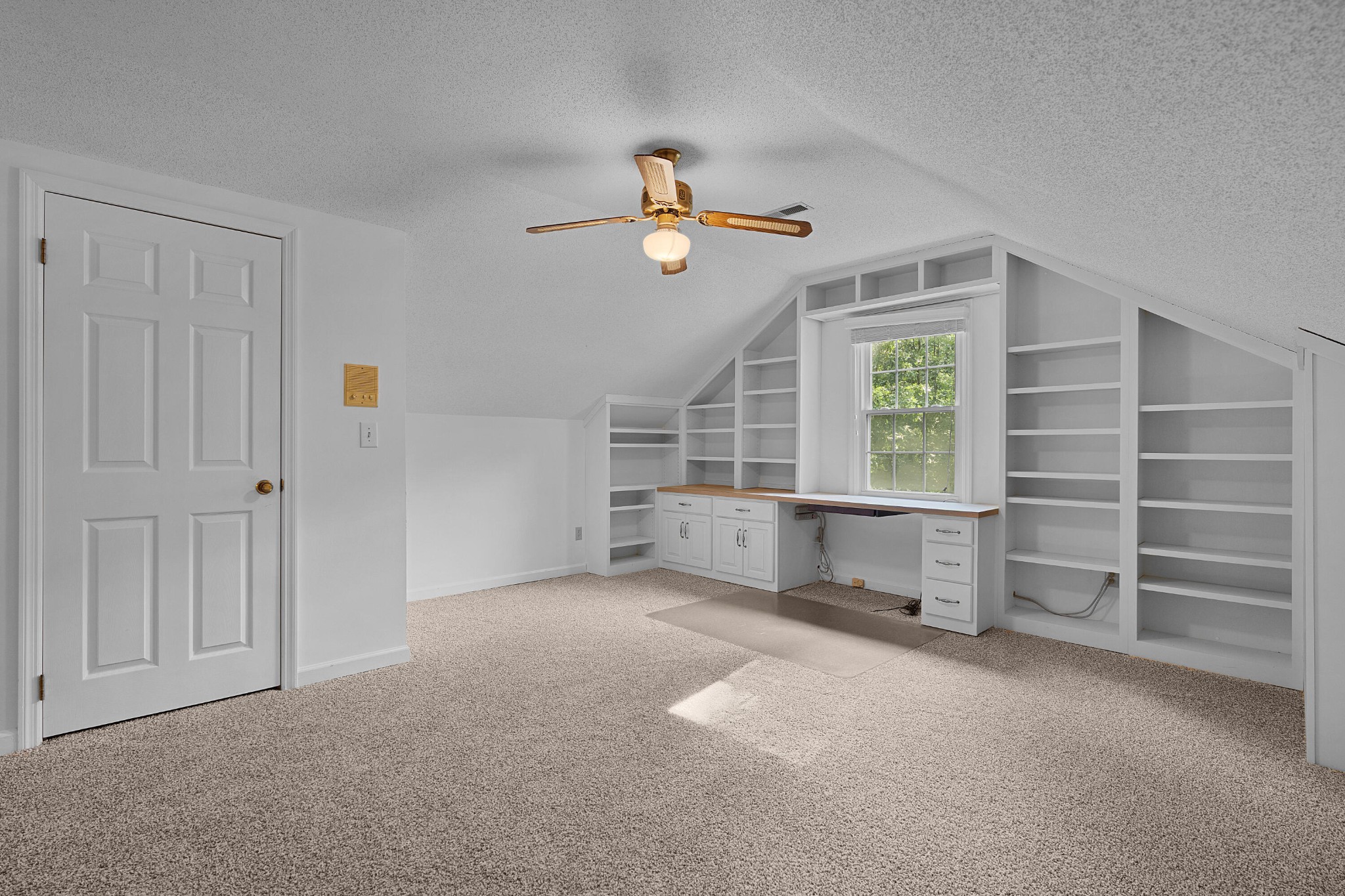 709 Rocky Shadows Drive Property Photo 39
