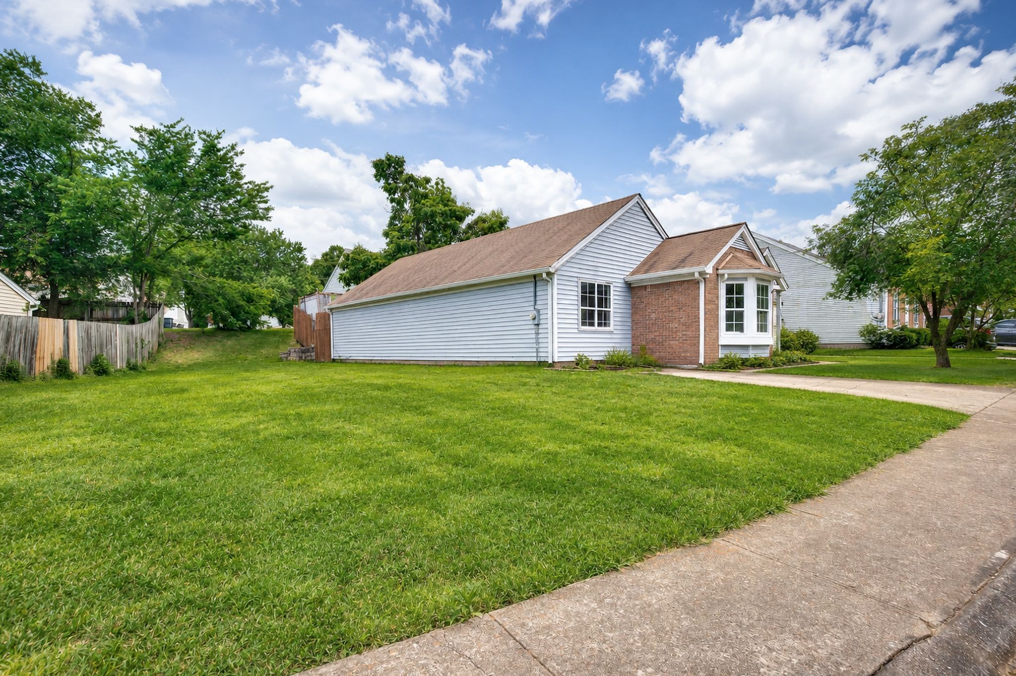 614 Poplar Pl Property Photo 1