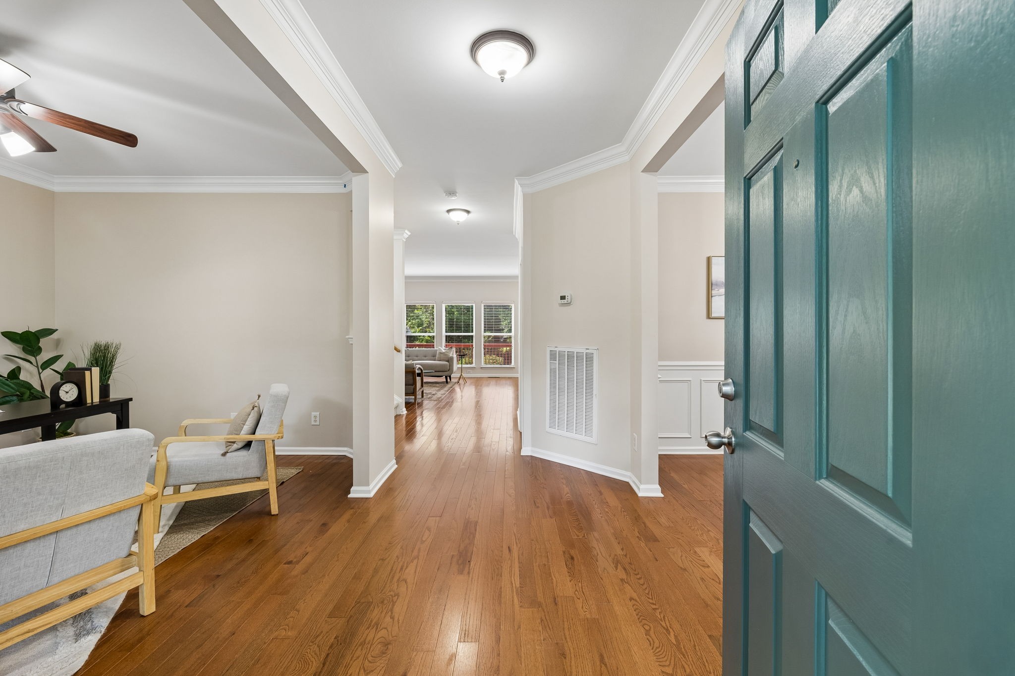 1120 Hudson Ln Property Photo 5
