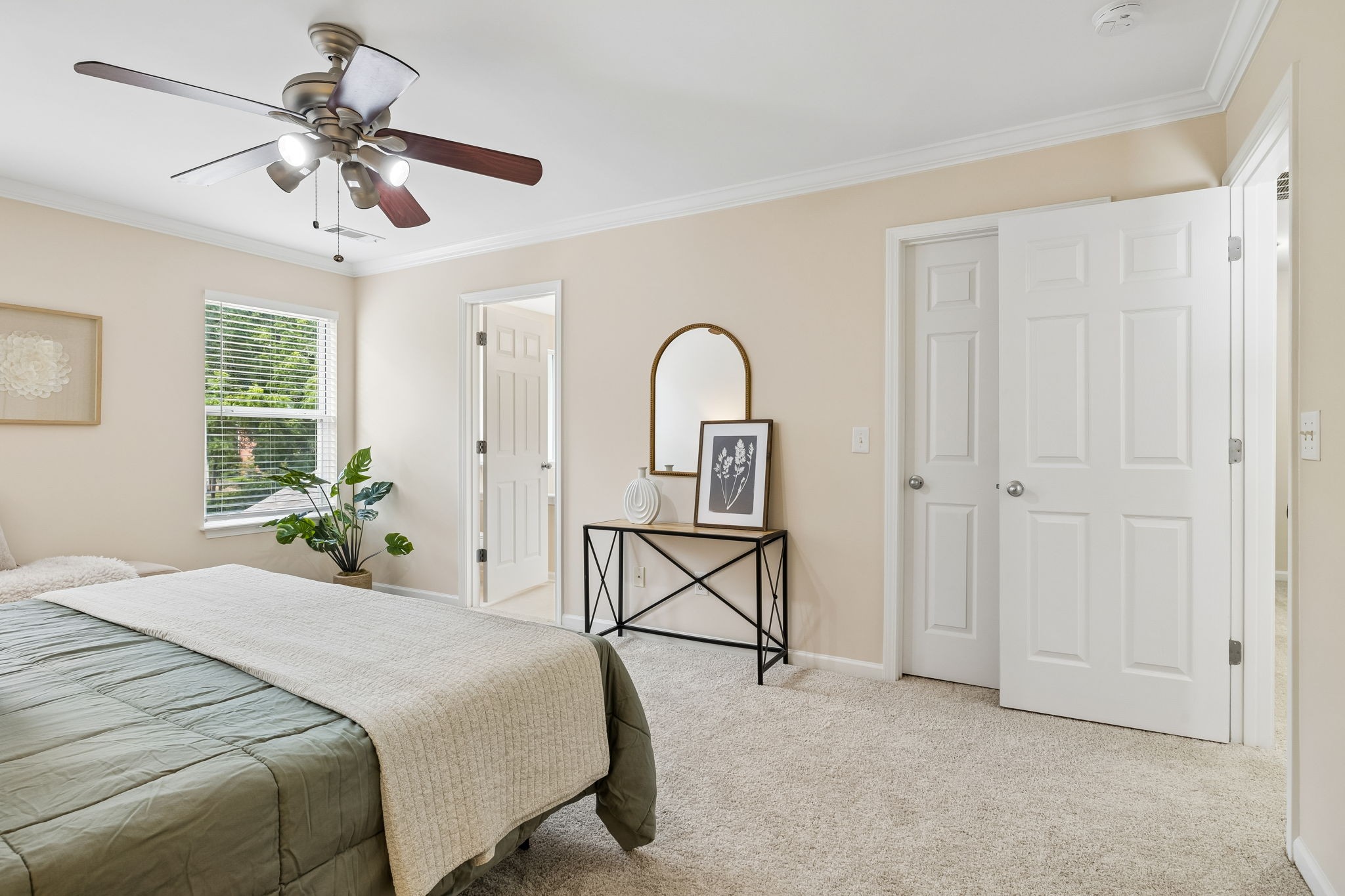 1120 Hudson Ln Property Photo 23
