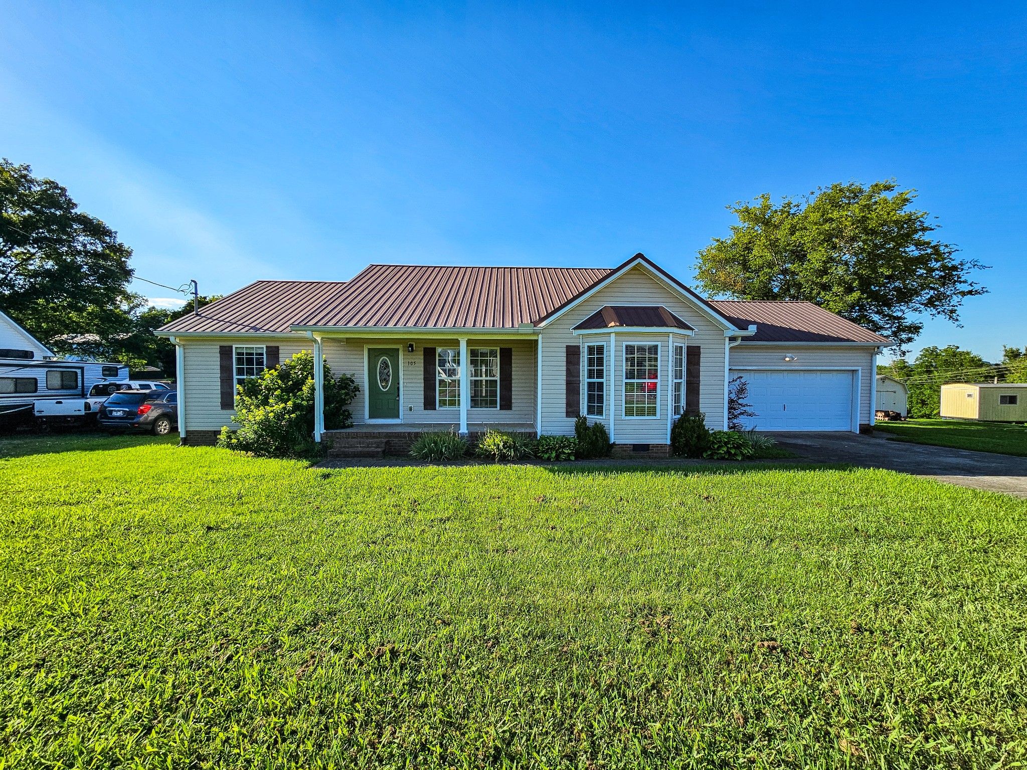 105 Twin Oaks Dr Property Photo 2