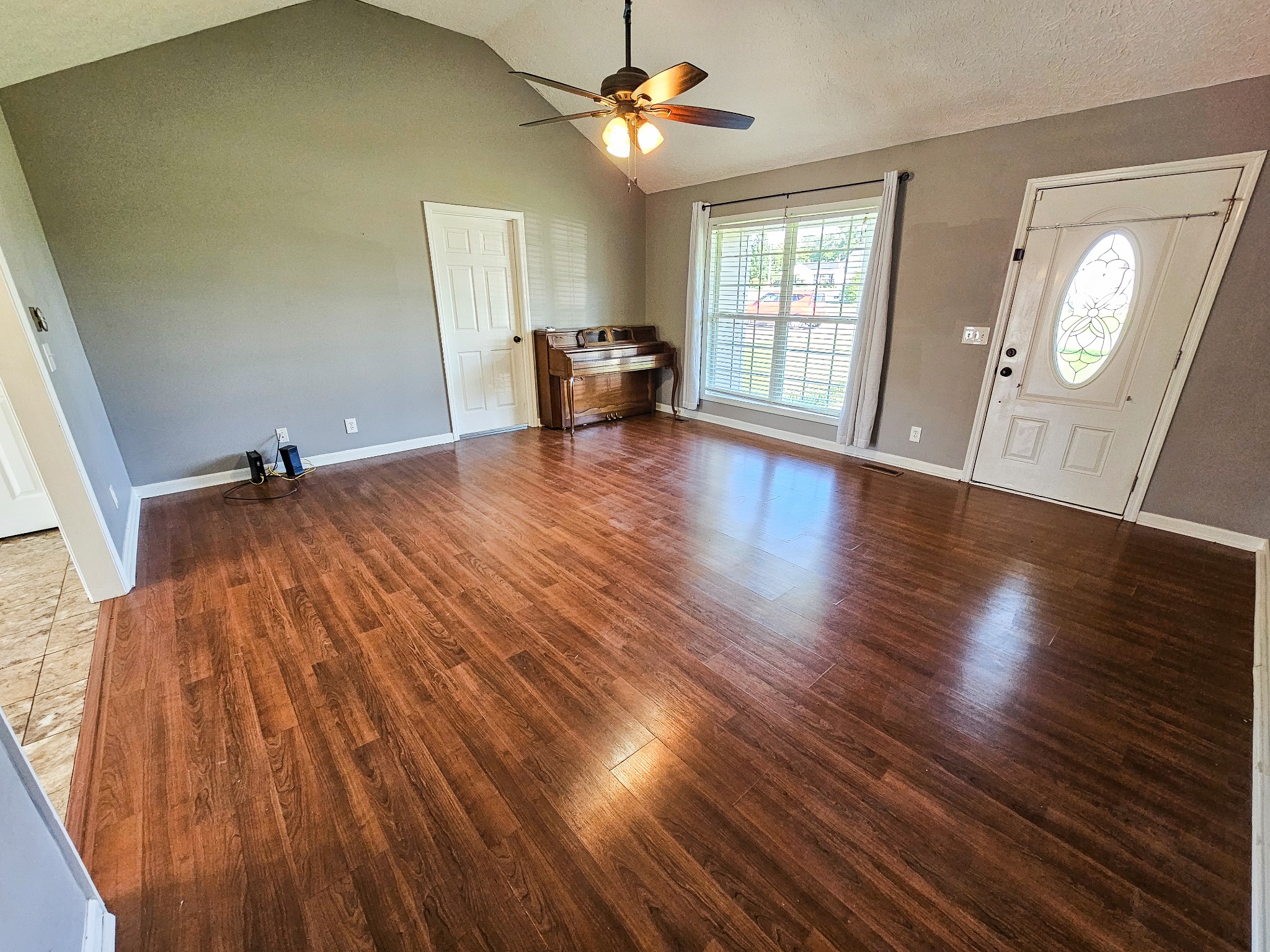 105 Twin Oaks Dr Property Photo 4