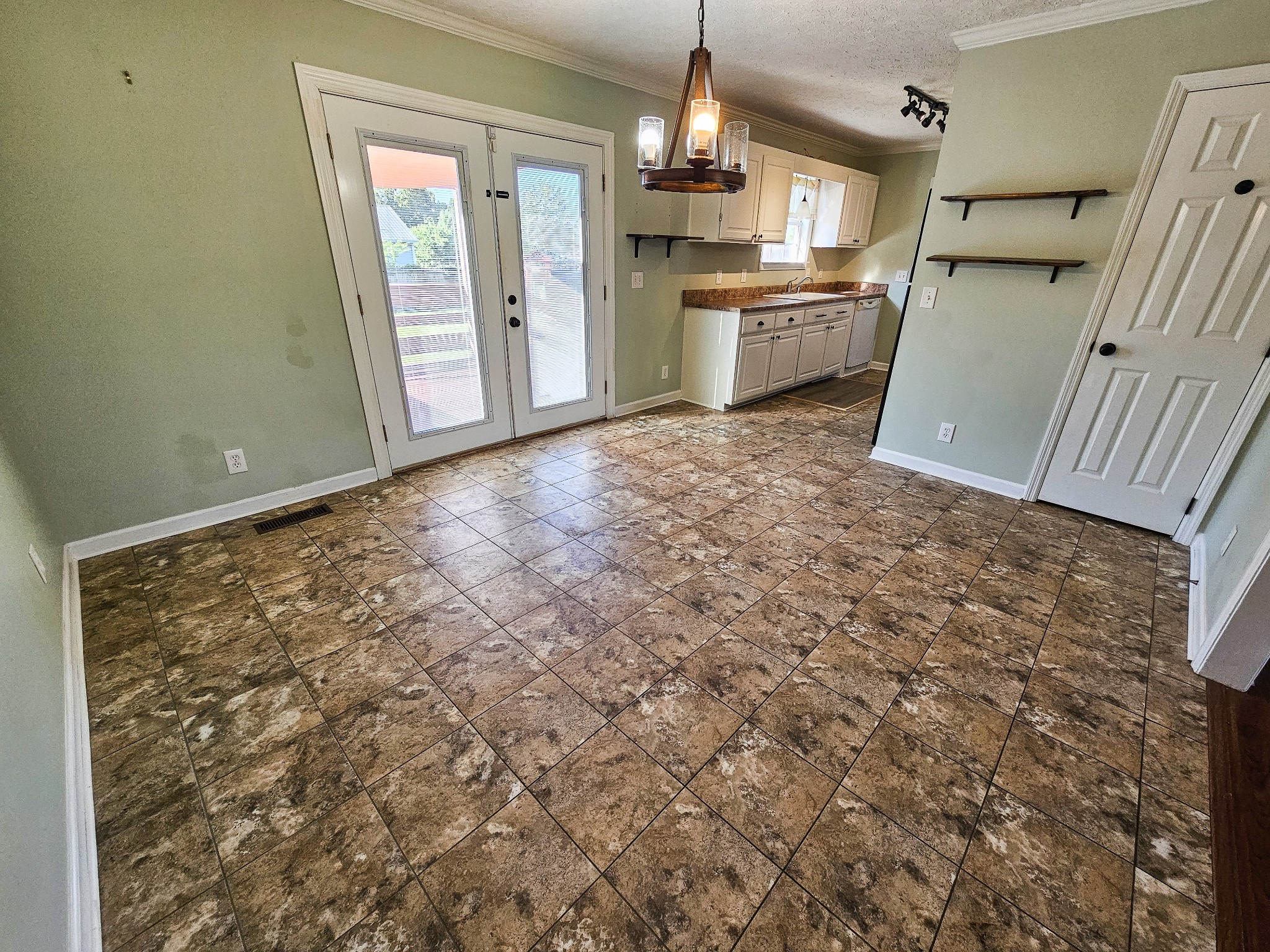 105 Twin Oaks Dr Property Photo 6