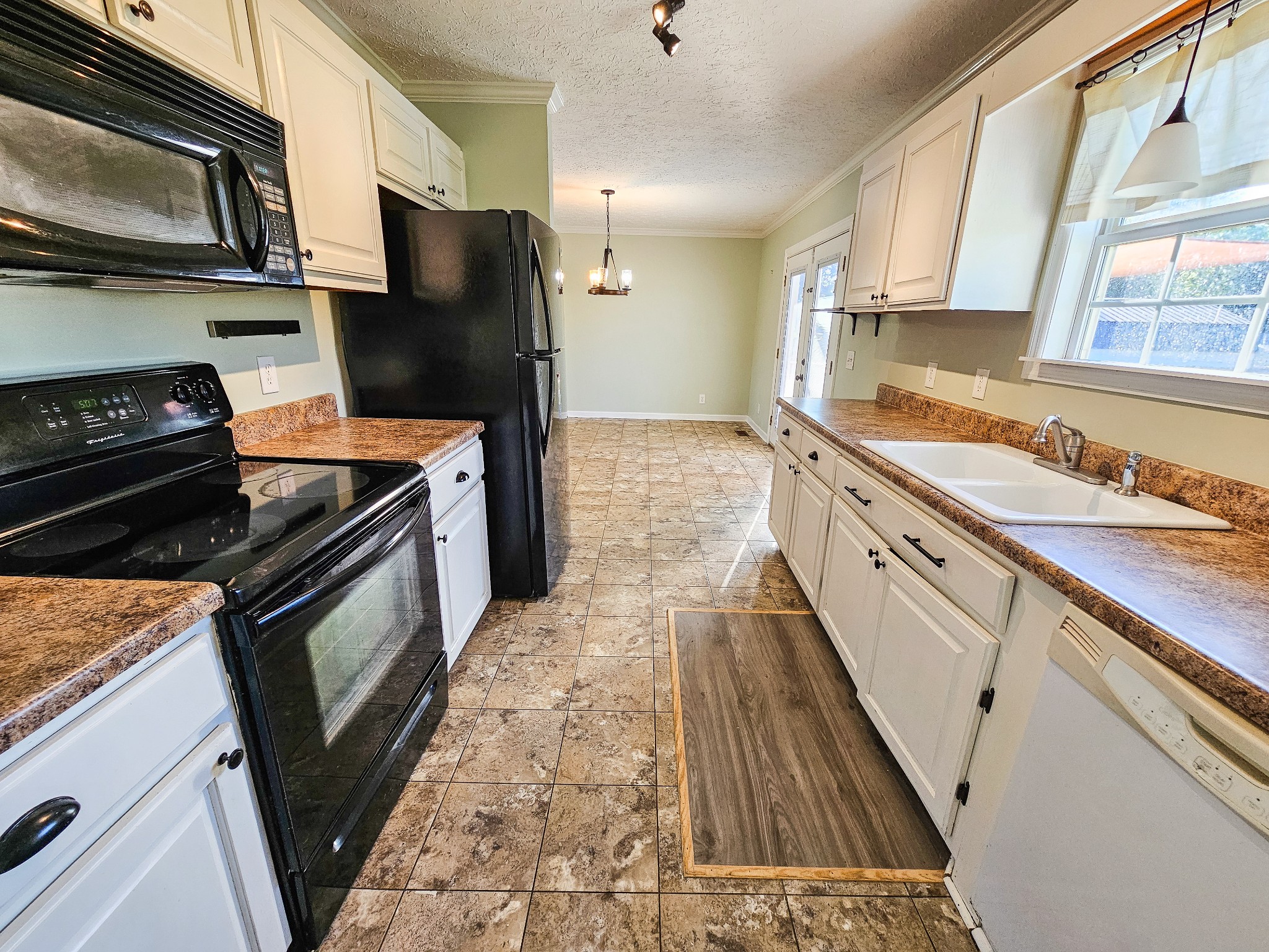 105 Twin Oaks Dr Property Photo 10