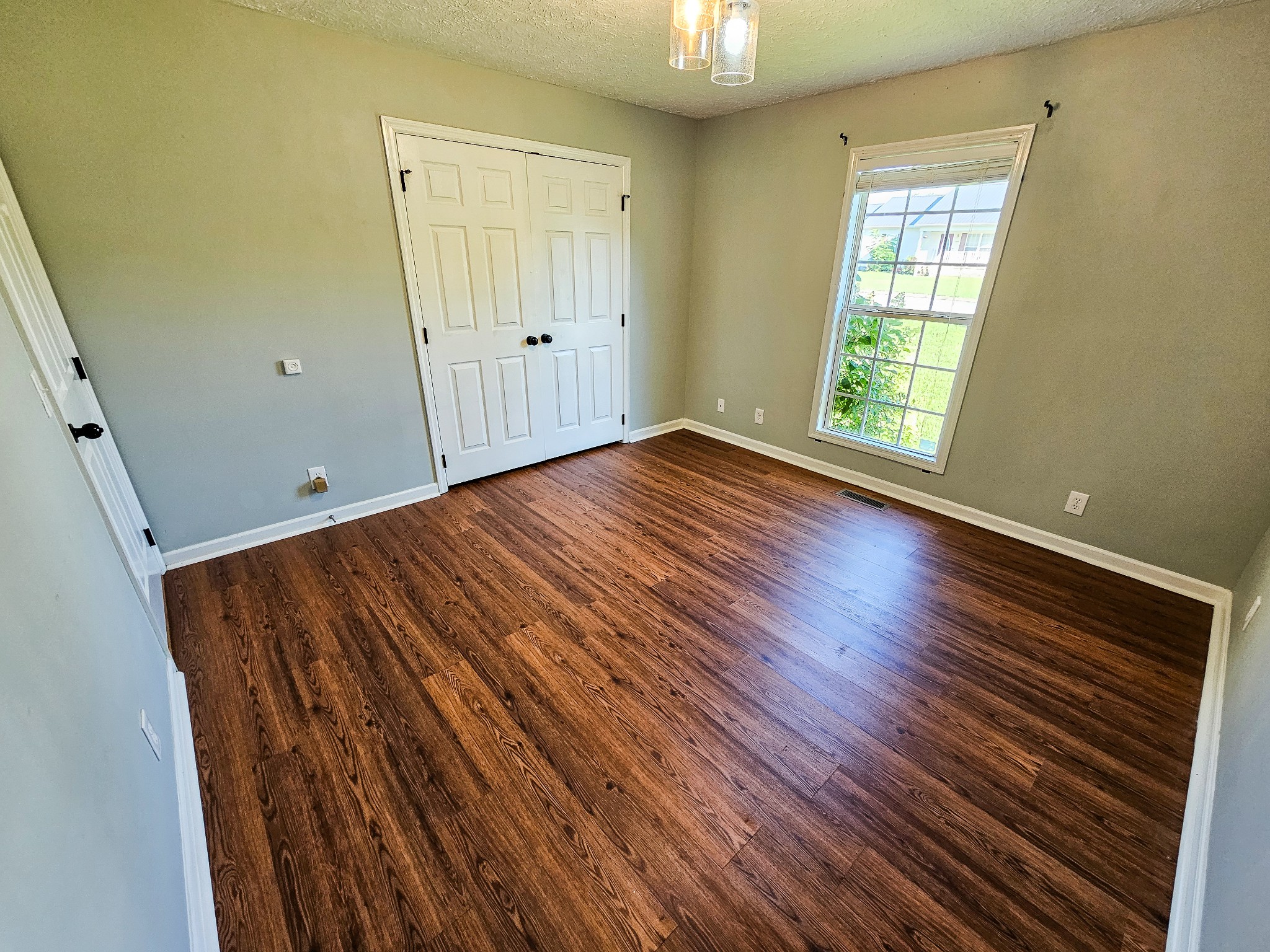 105 Twin Oaks Dr Property Photo 17