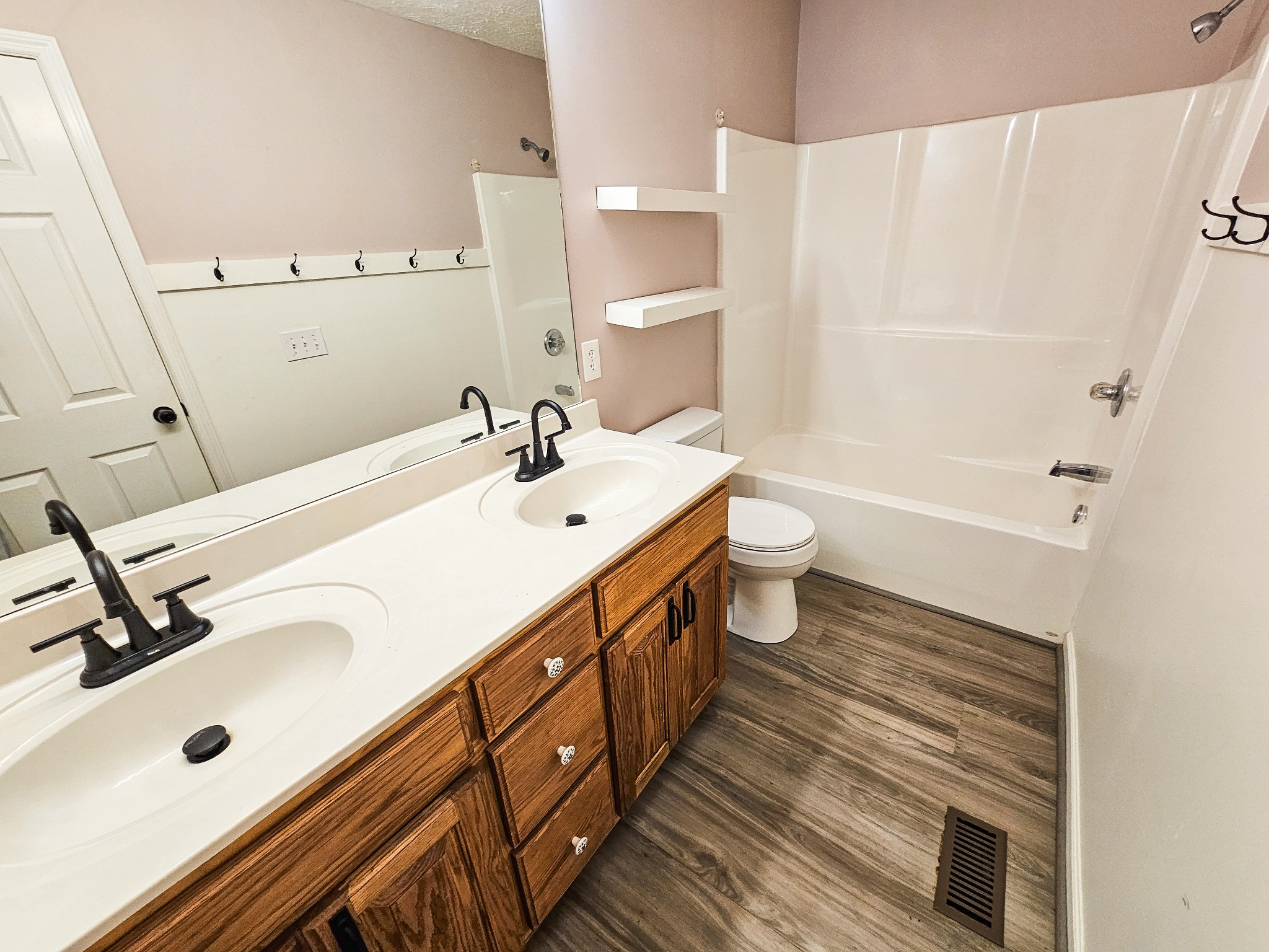 105 Twin Oaks Dr Property Photo 18