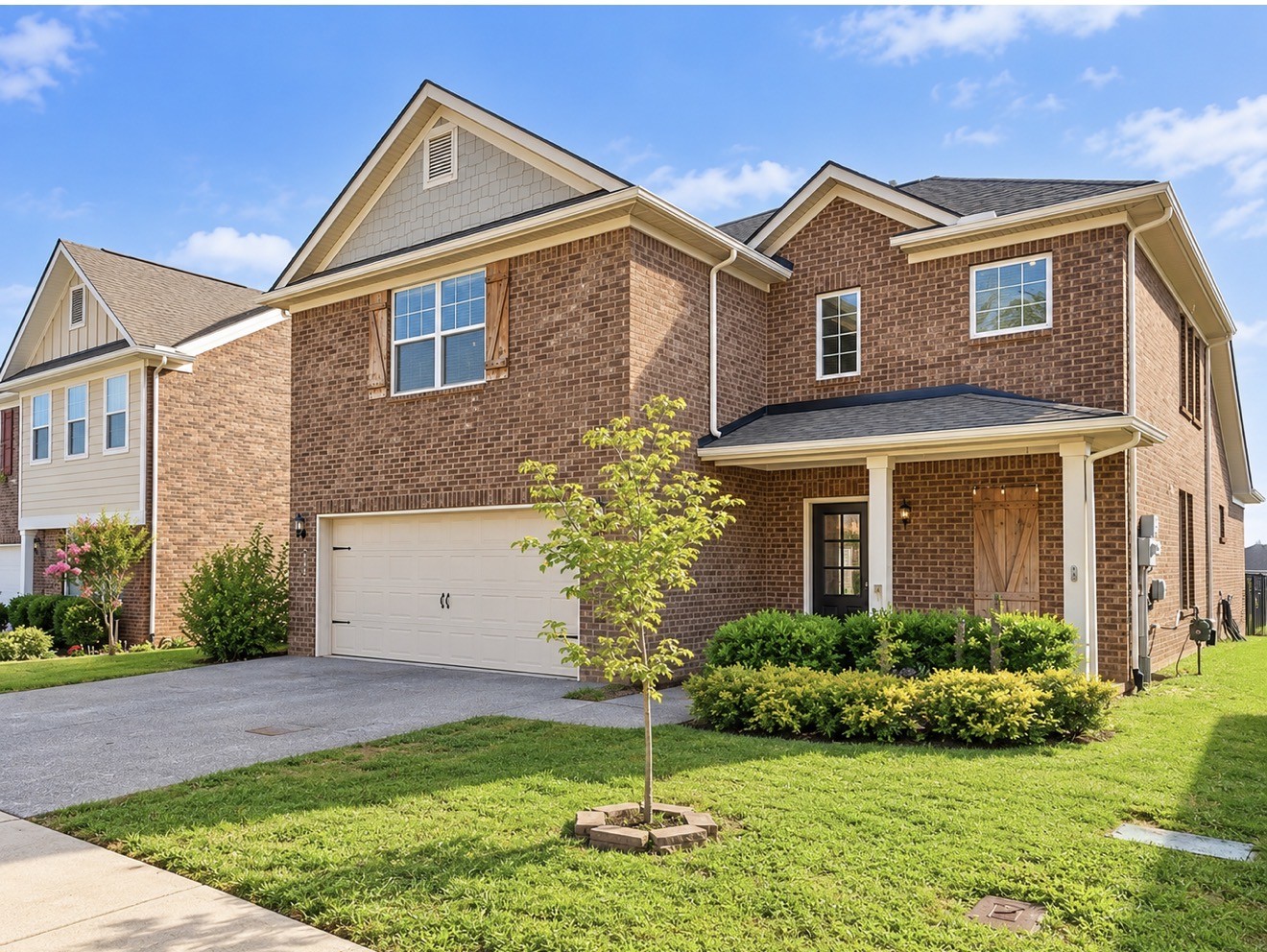 300 Black Thorn Ln Property Photo 1
