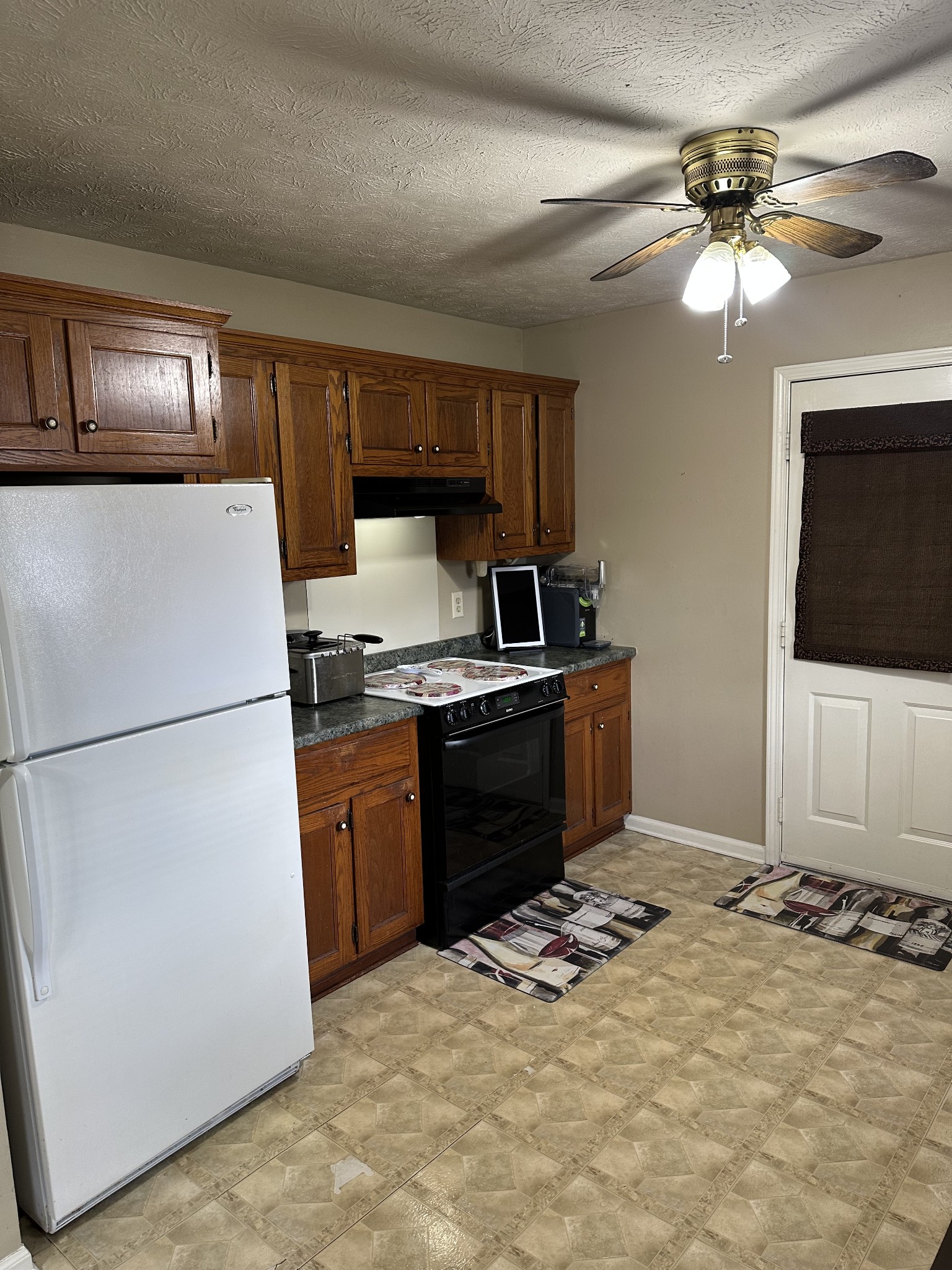 133 Buttonwood Dr Property Photo 5
