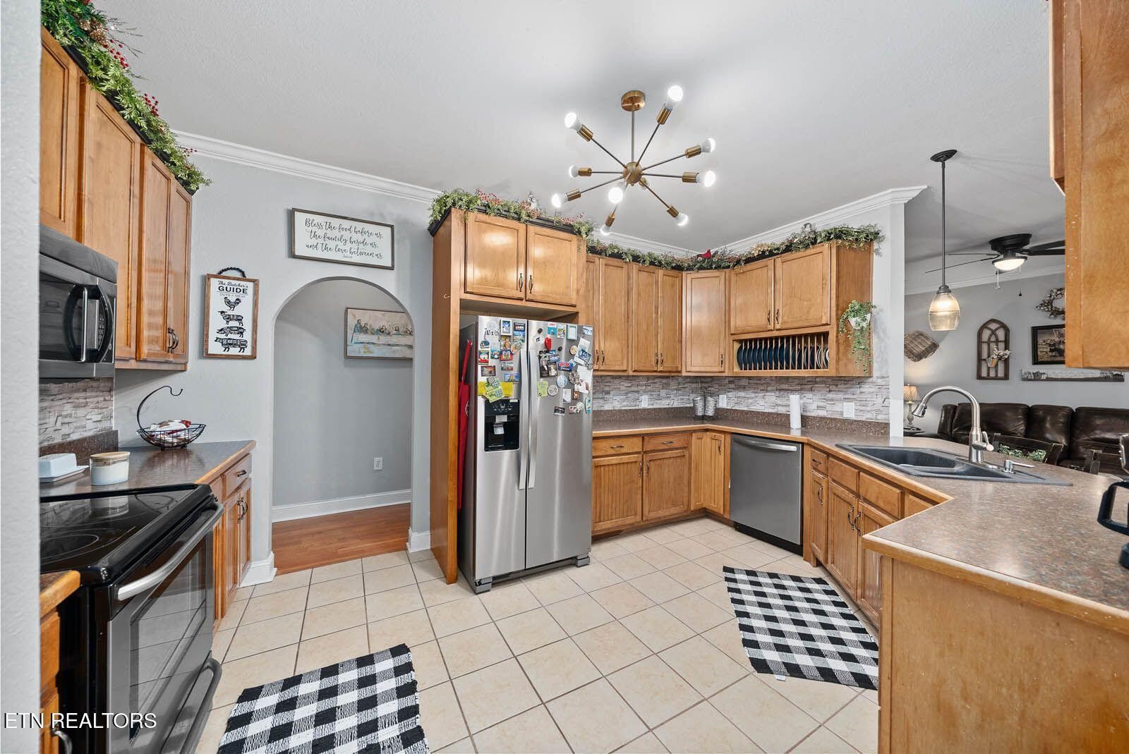 273 Washington St Property Photo 3