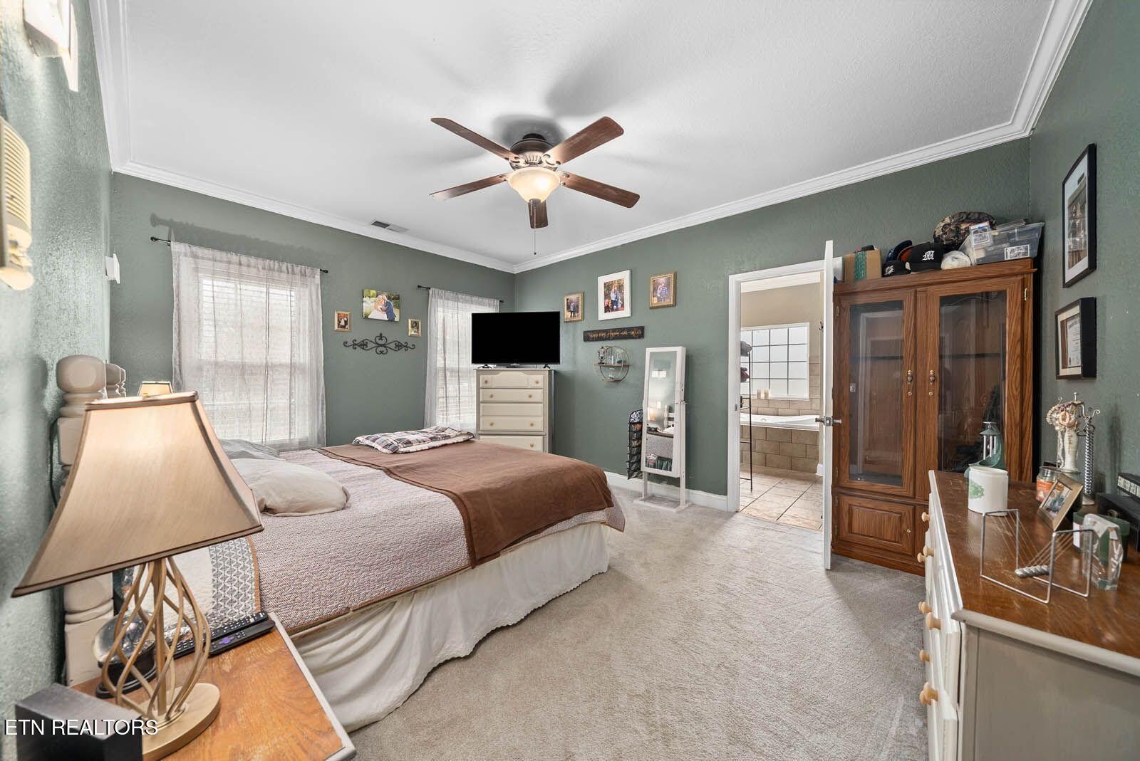 273 Washington St Property Photo 4