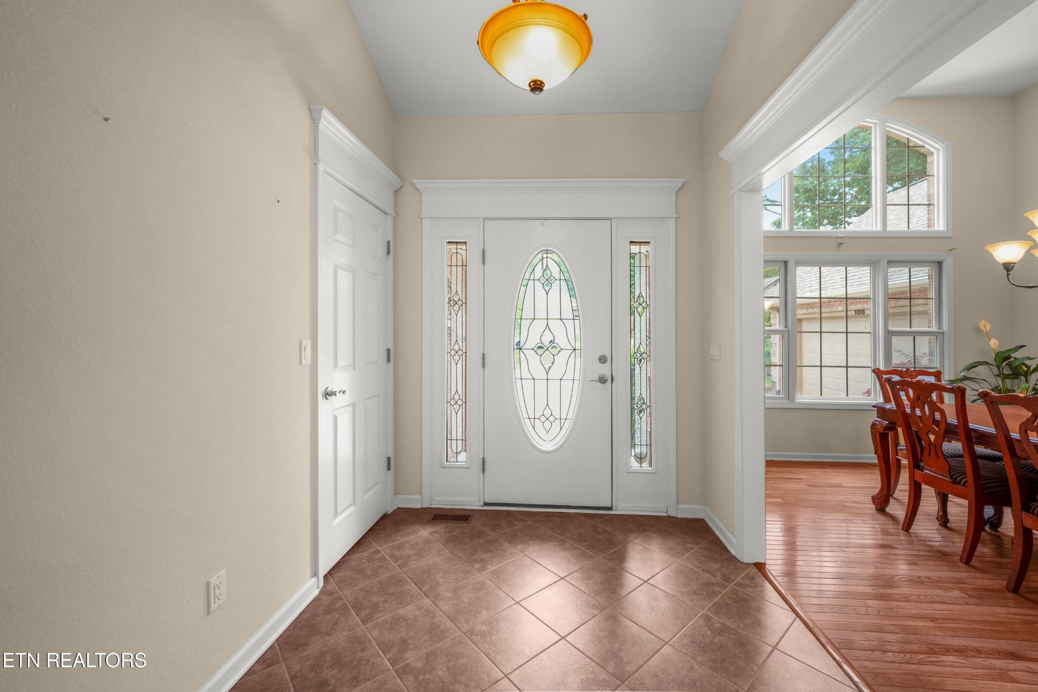 106 Mariners Drive Property Photo 4