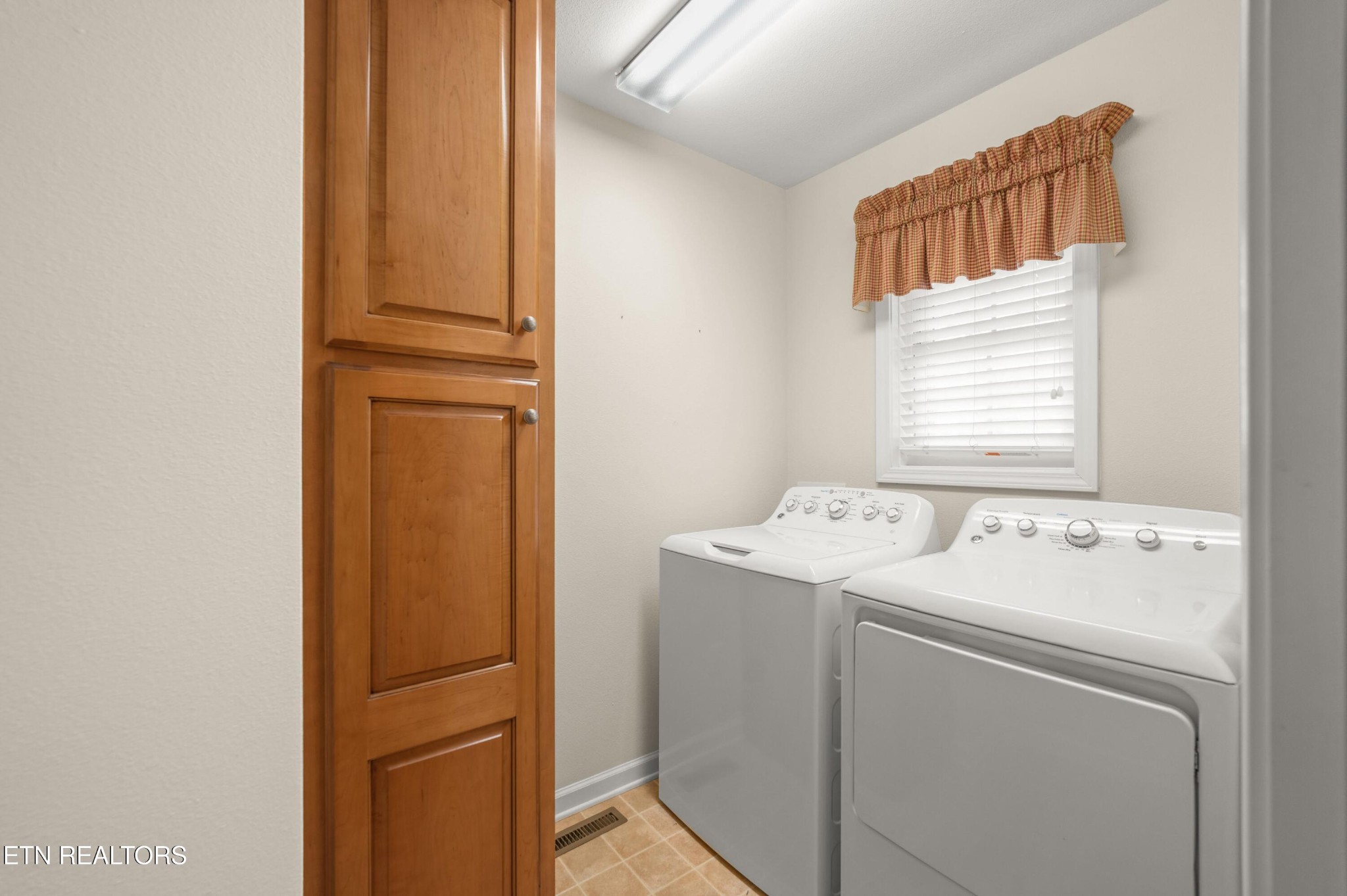 106 Mariners Drive Property Photo 12
