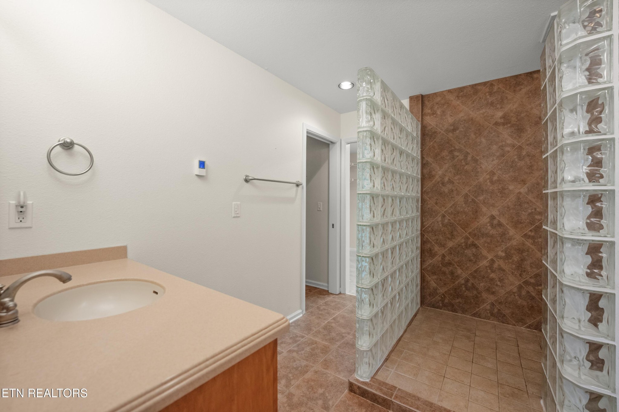 106 Mariners Drive Property Photo 20