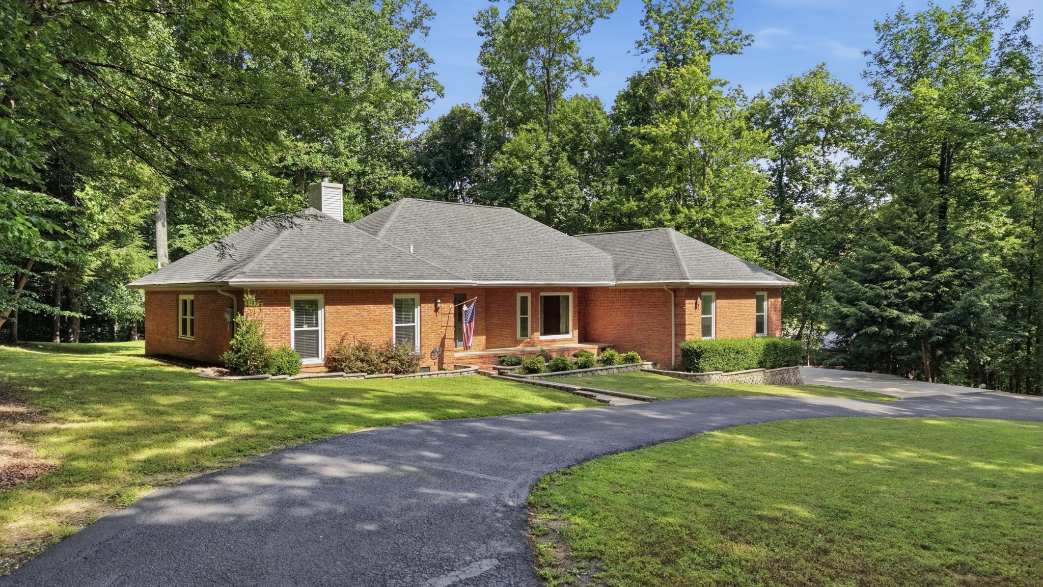 419 Laurel Crown Rd Property Photo 1