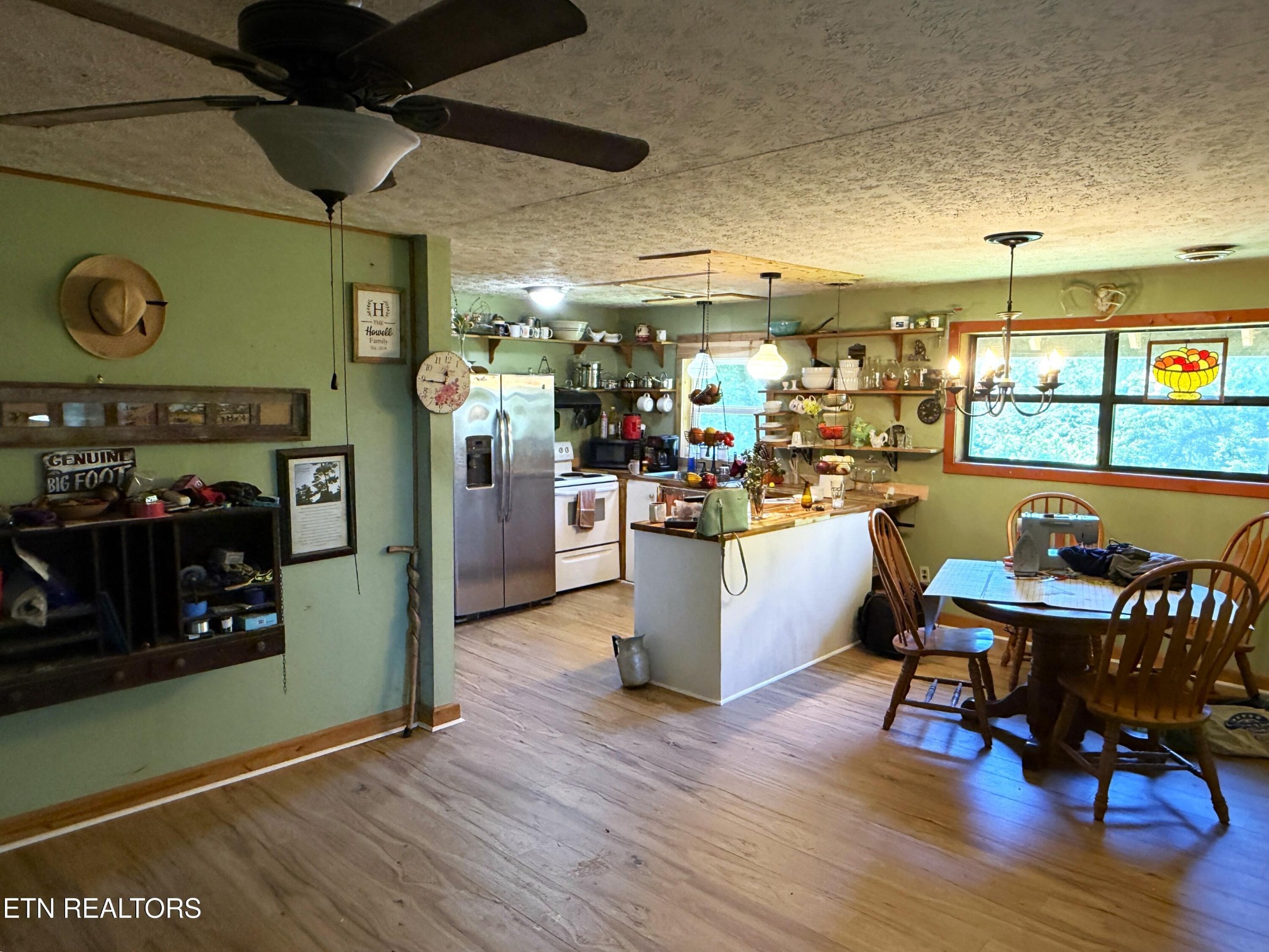 1040 Sturmhaben Way Property Photo 8