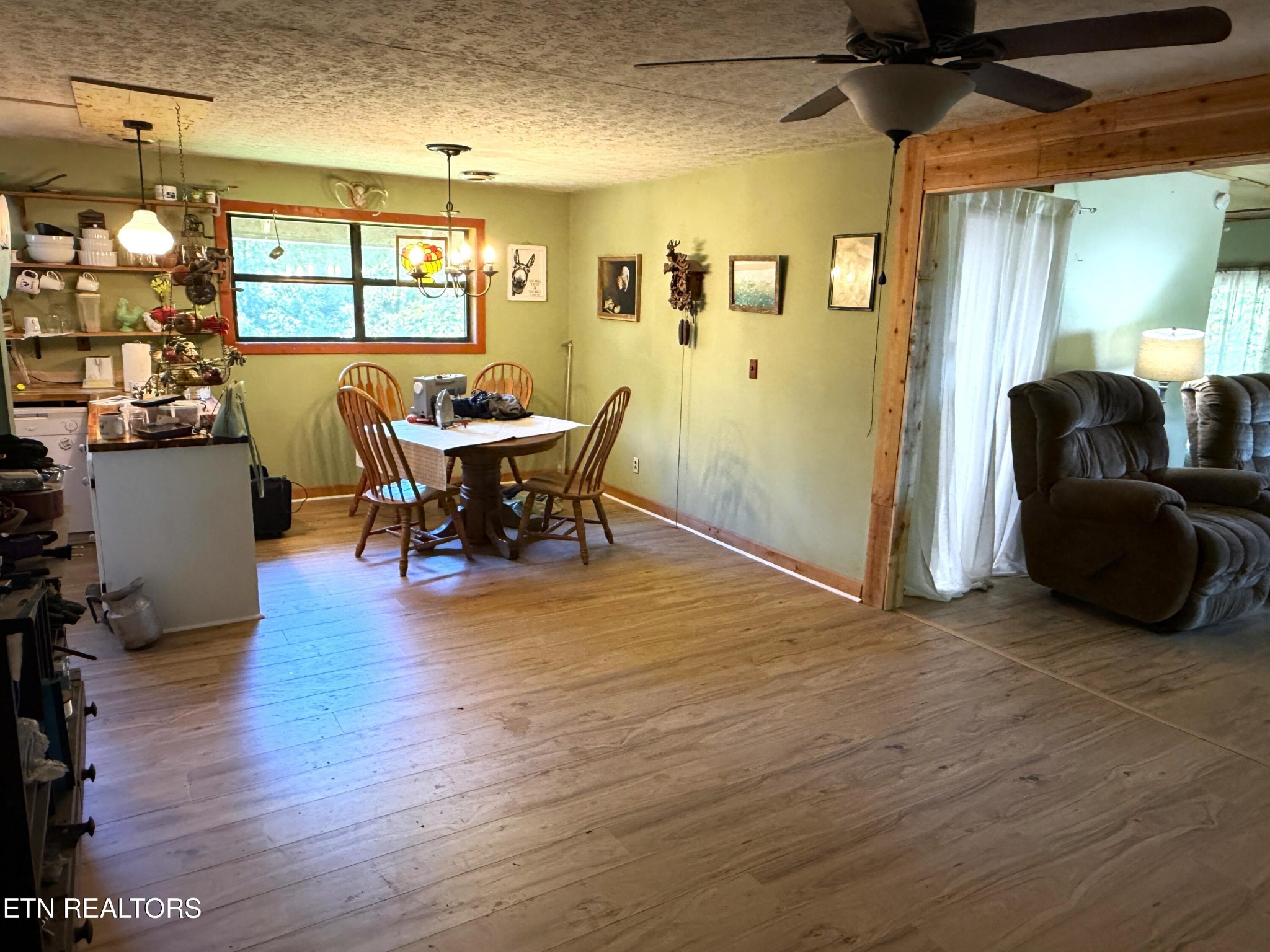 1040 Sturmhaben Way Property Photo 10